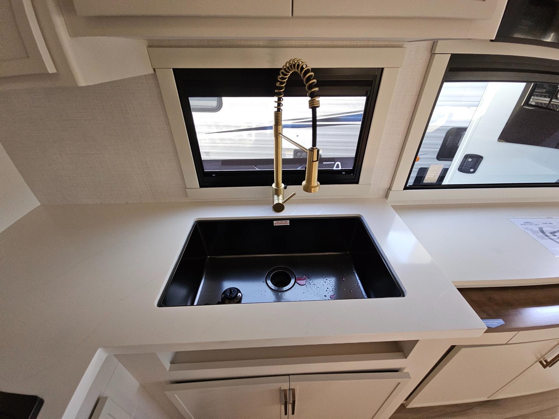 2027 Brinkley RV 2027 Brinkley RV Model IX - thumbnail 22