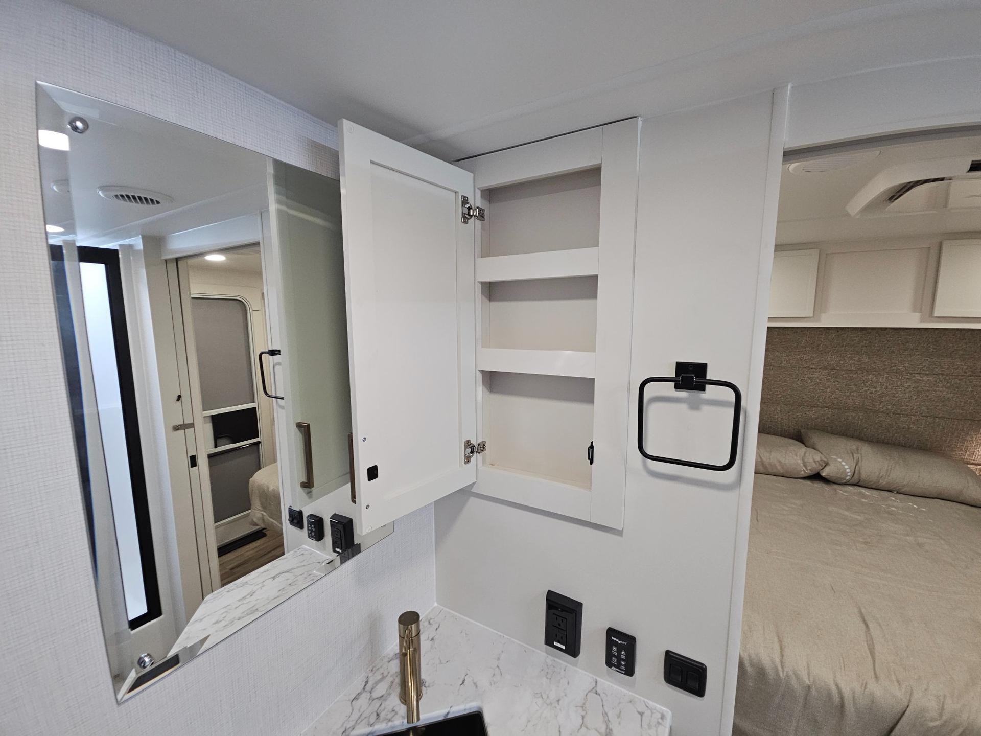 2027 Brinkley RV 2027 Brinkley RV Model IX - thumbnail 28