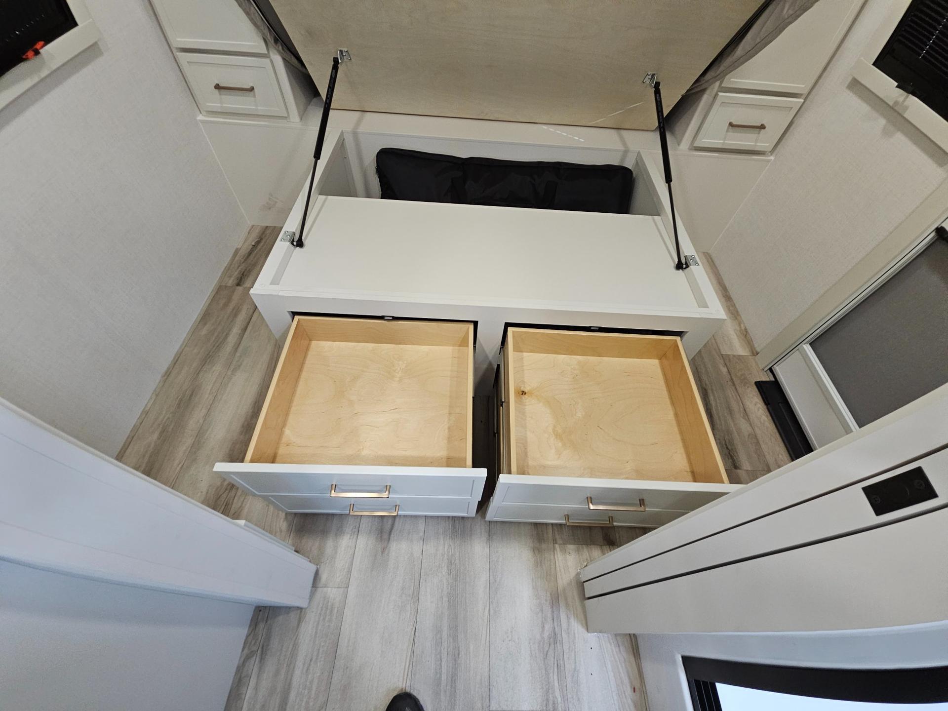 2027 Brinkley RV 2027 Brinkley RV Model IX - thumbnail 34