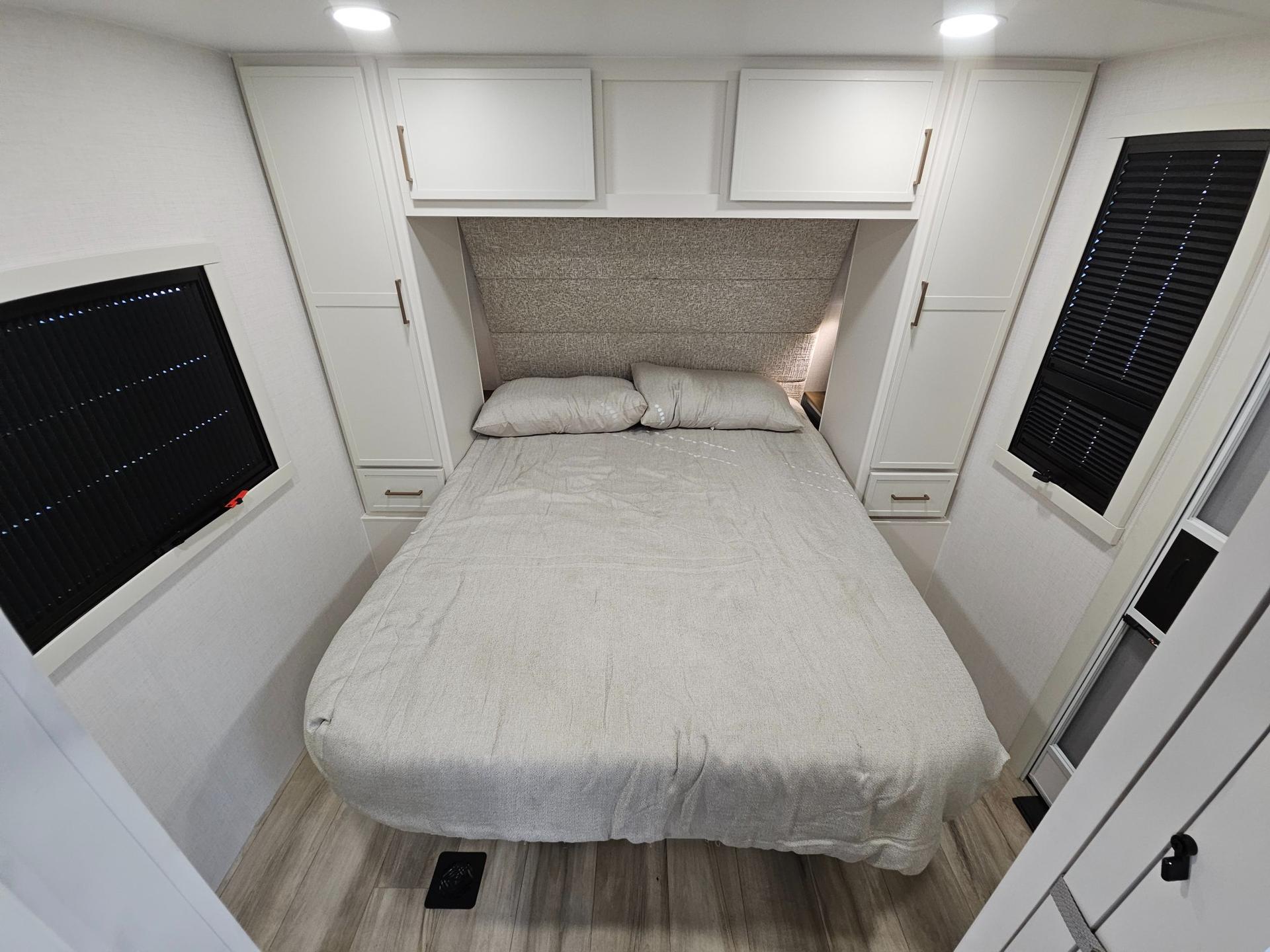 2027 Brinkley RV 2027 Brinkley RV Model IX - thumbnail 35