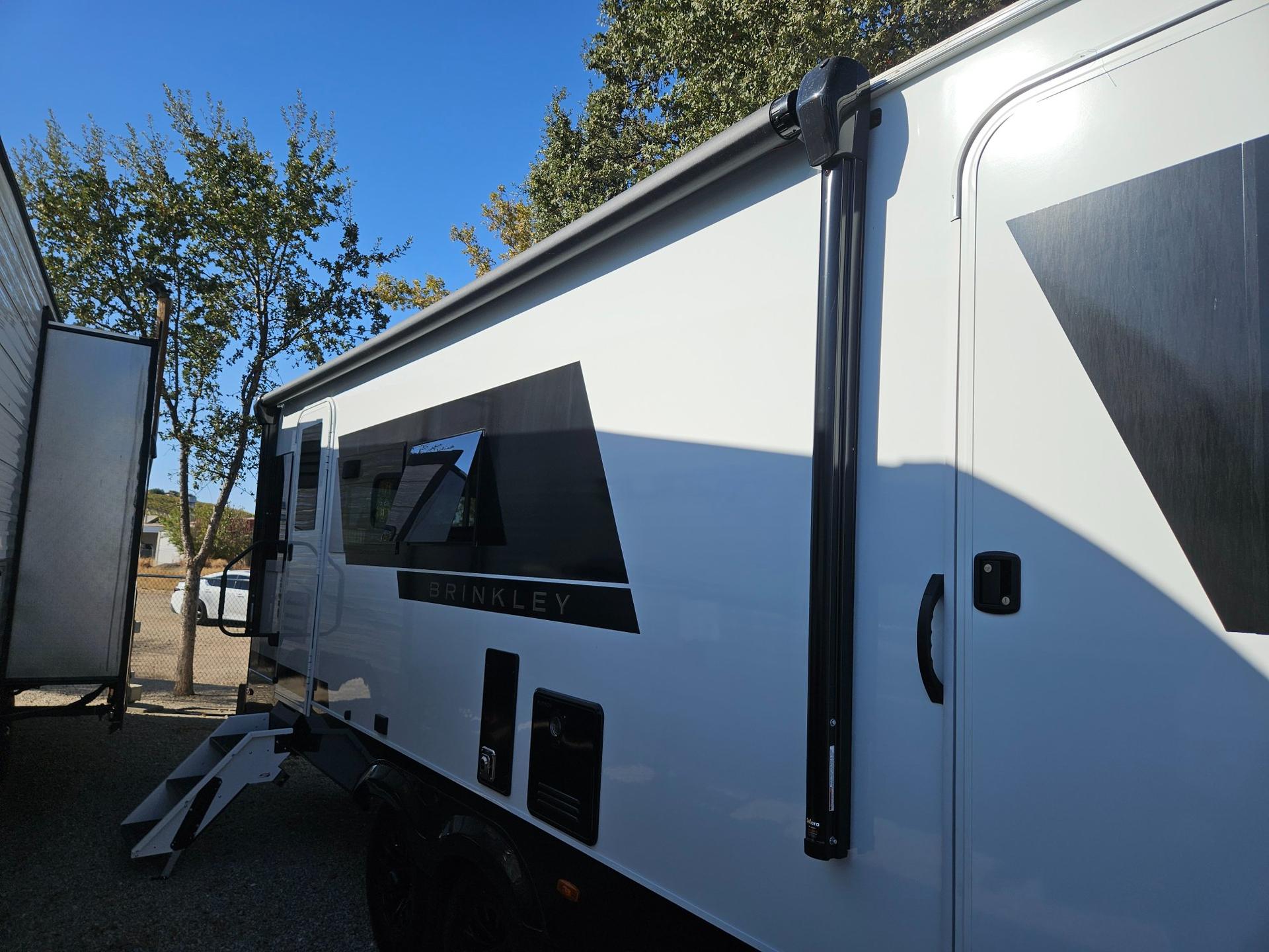 2027 Brinkley RV 2027 Brinkley RV Model IX - thumbnail 40