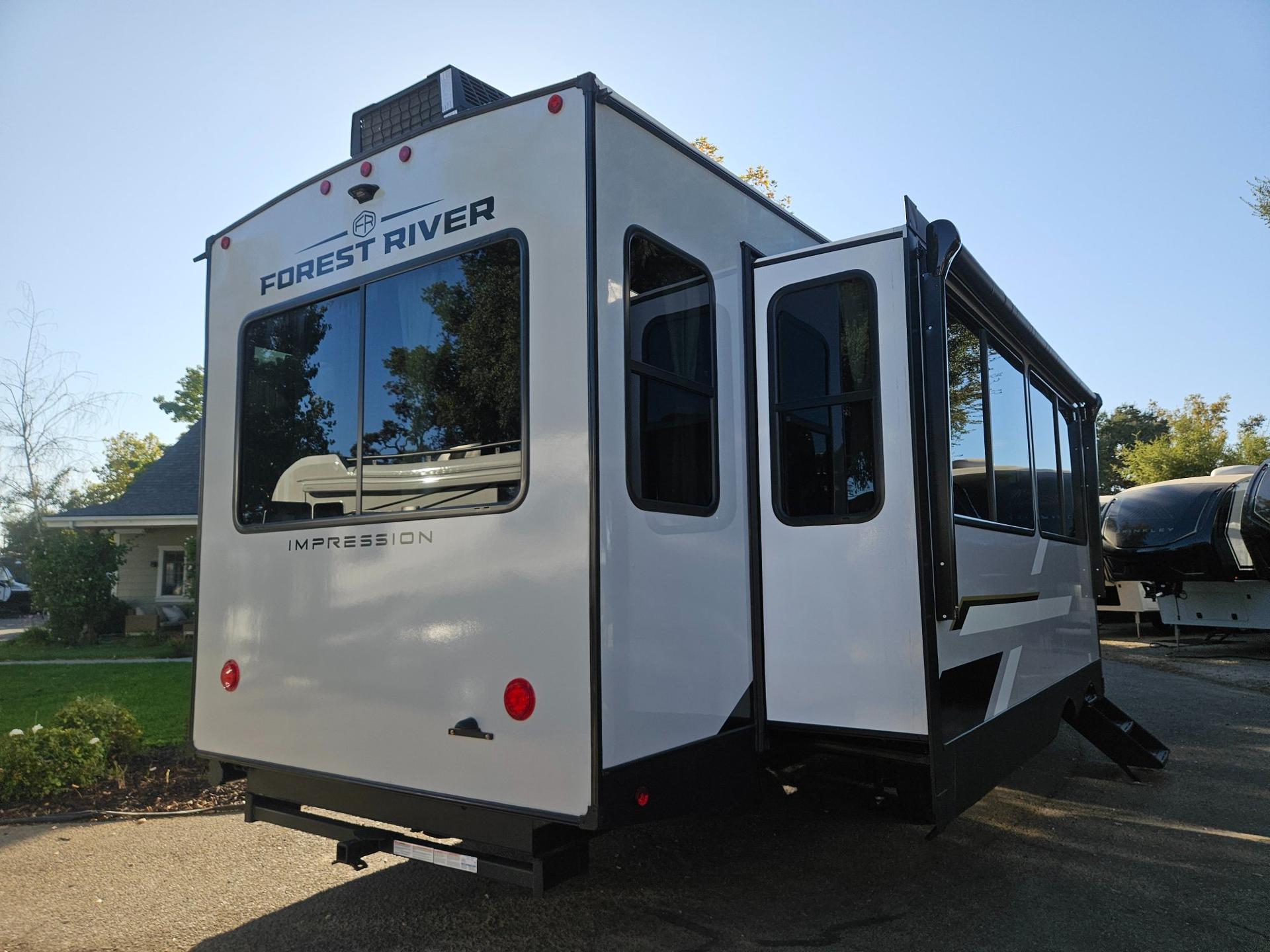 2027 Forest River RV 2027 Forest River RV Impression - thumbnail 3