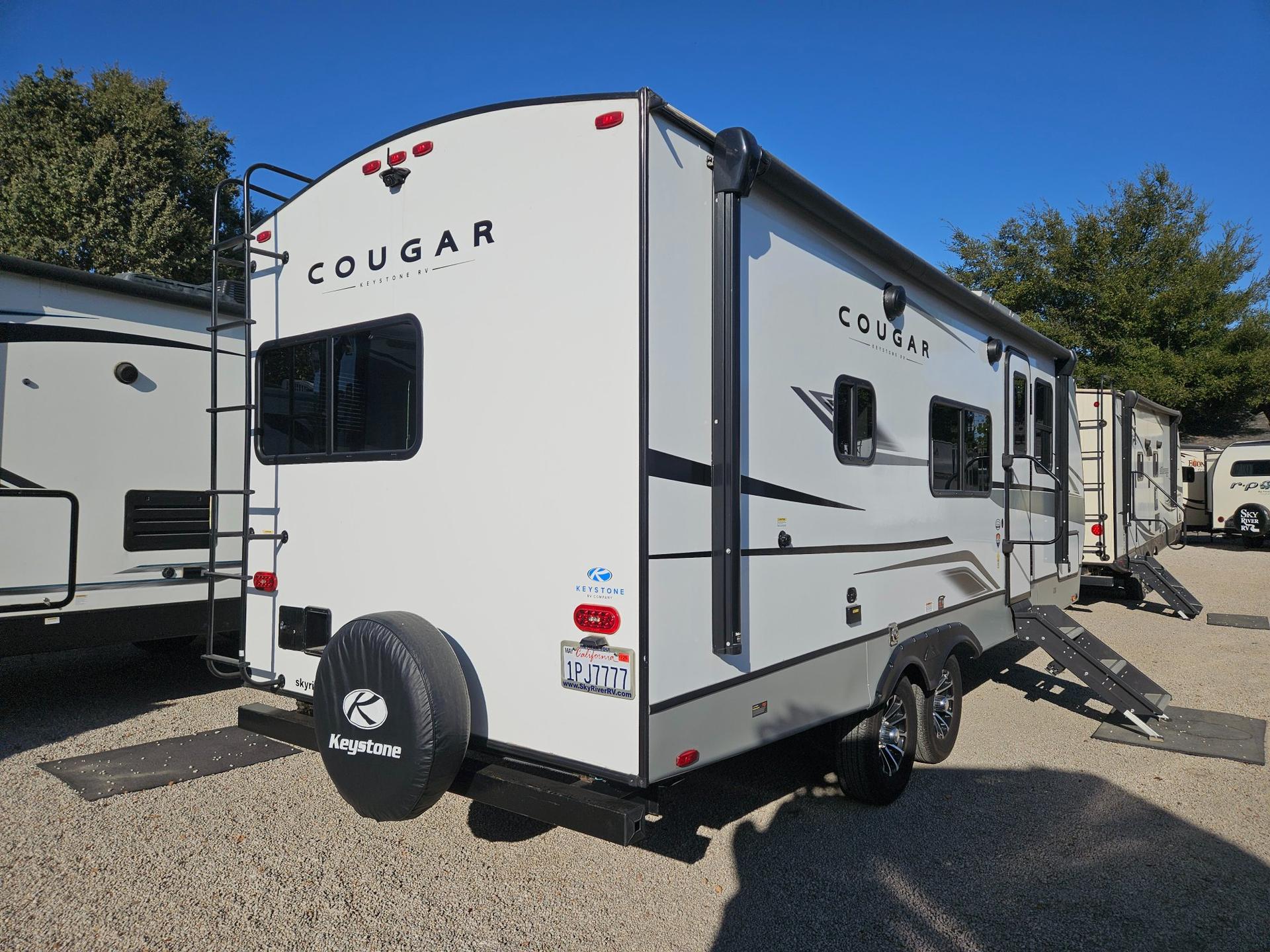 2024 Keystone 2024 Keystone Cougar Half-Ton - thumbnail 3