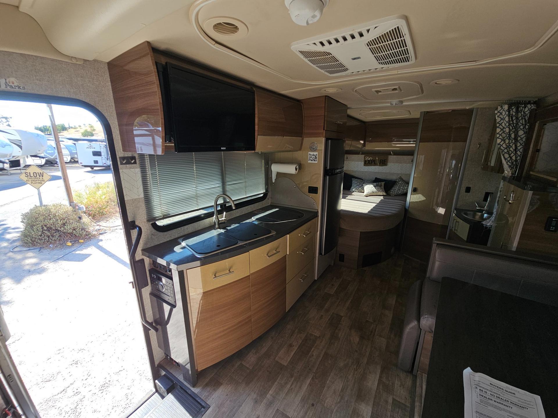 2016 Winnebago 2016 Winnebago View - thumbnail 7