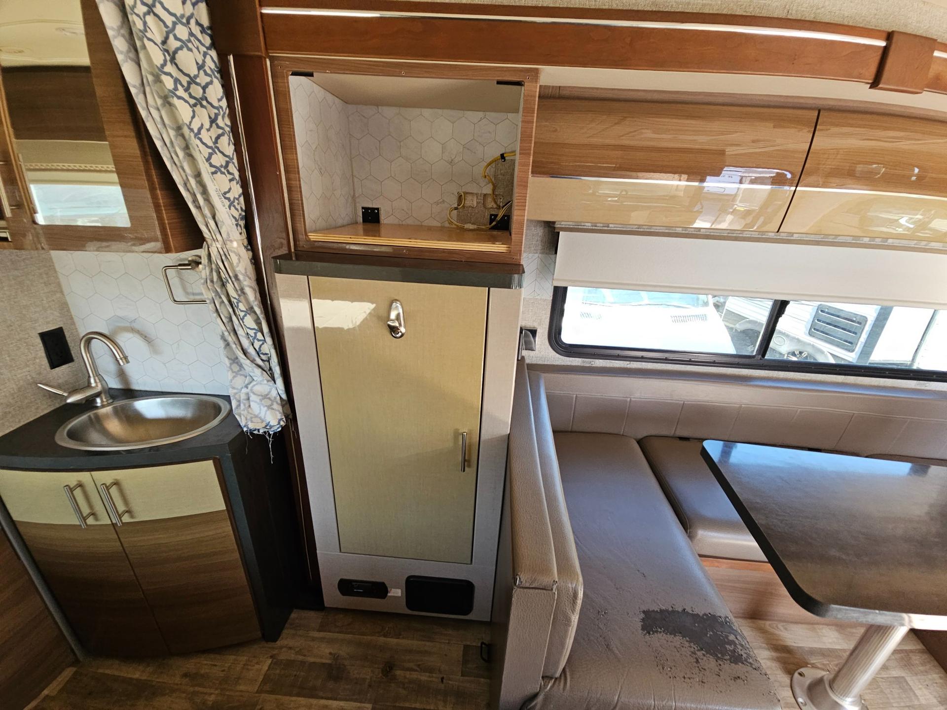 2016 Winnebago 2016 Winnebago View - thumbnail 11
