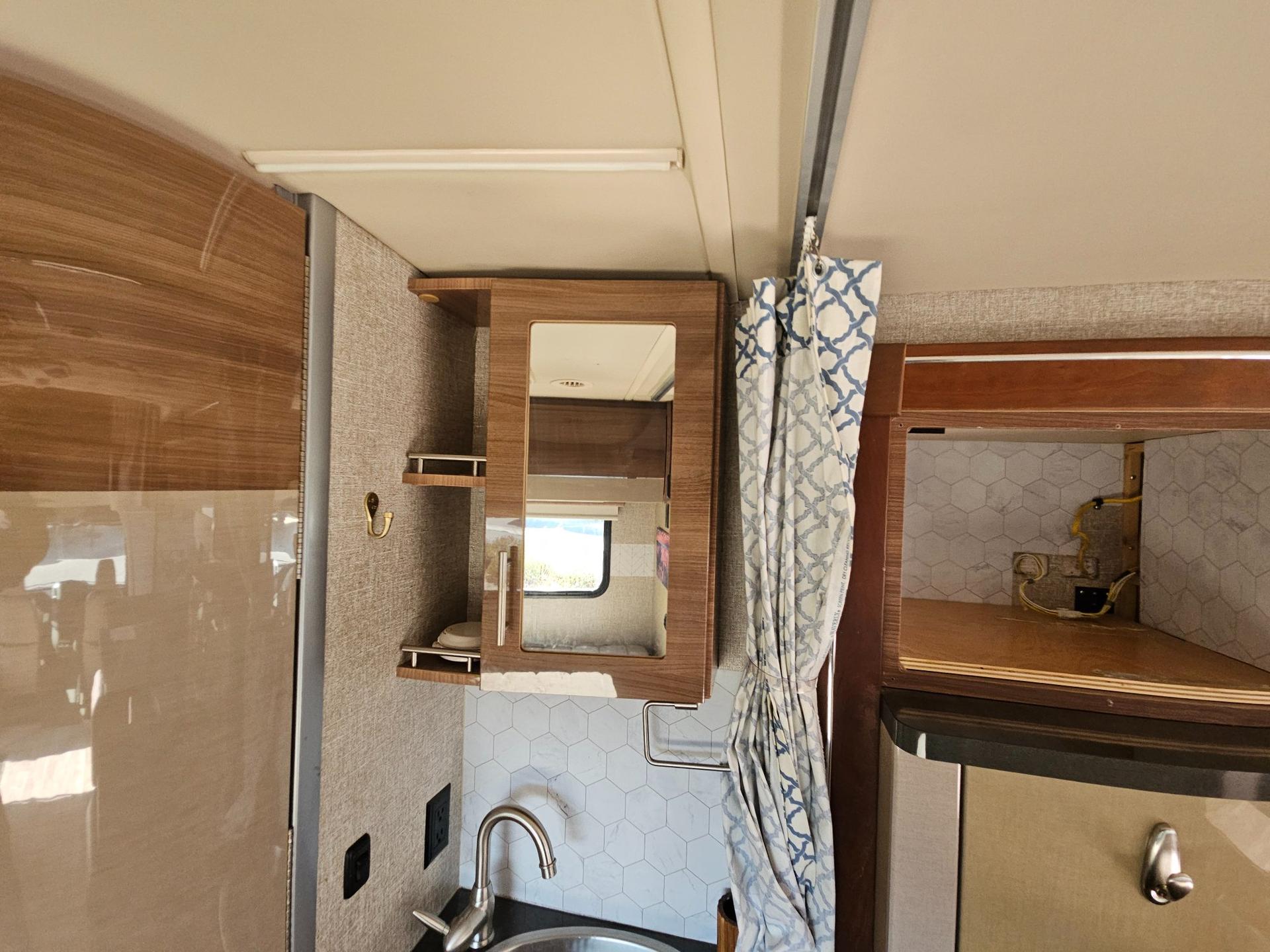 2016 Winnebago 2016 Winnebago View - thumbnail 13