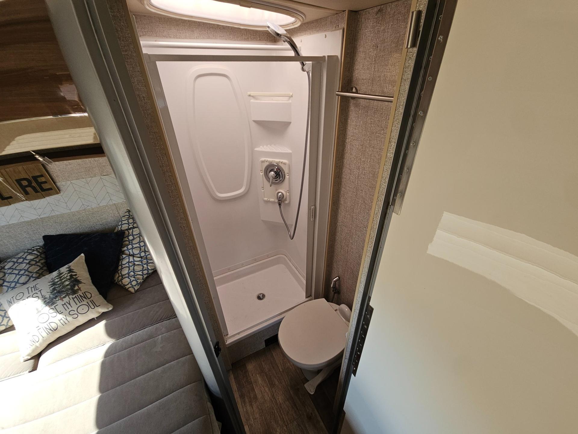 2016 Winnebago 2016 Winnebago View - thumbnail 15