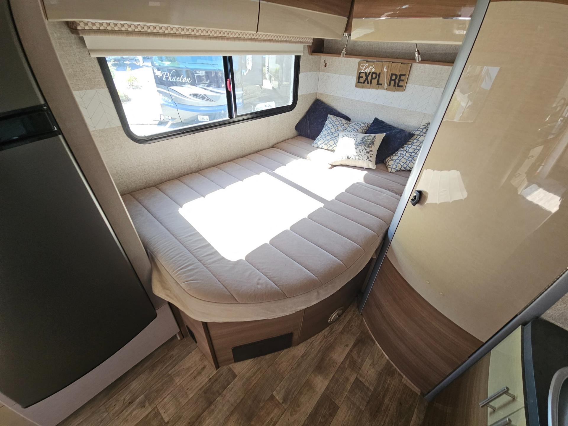 2016 Winnebago 2016 Winnebago View - thumbnail 17