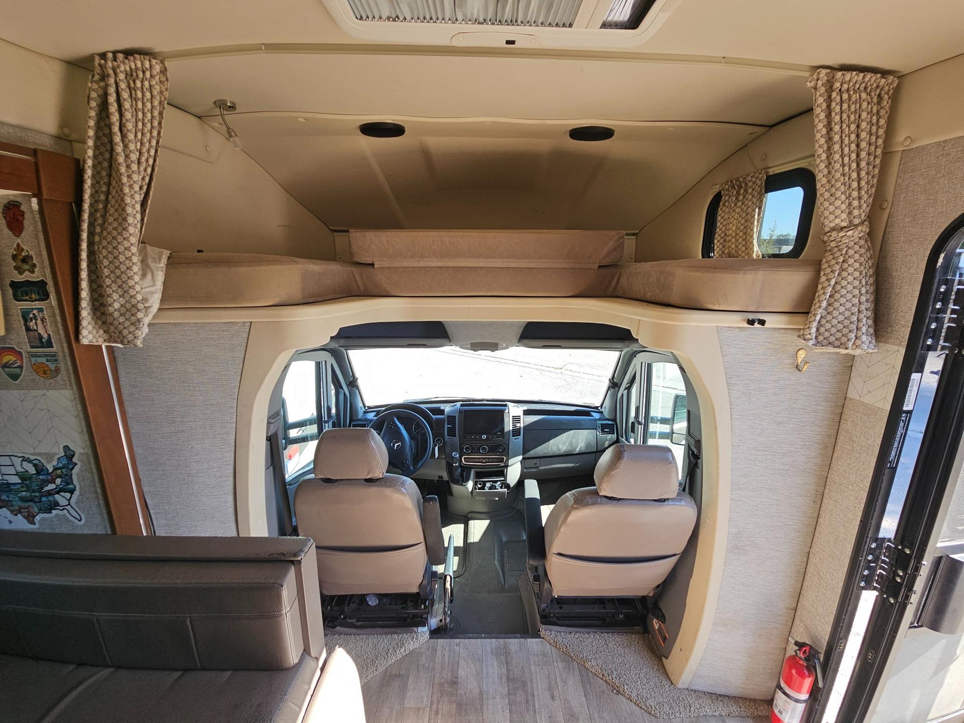2016 Winnebago 2016 Winnebago View - thumbnail 24