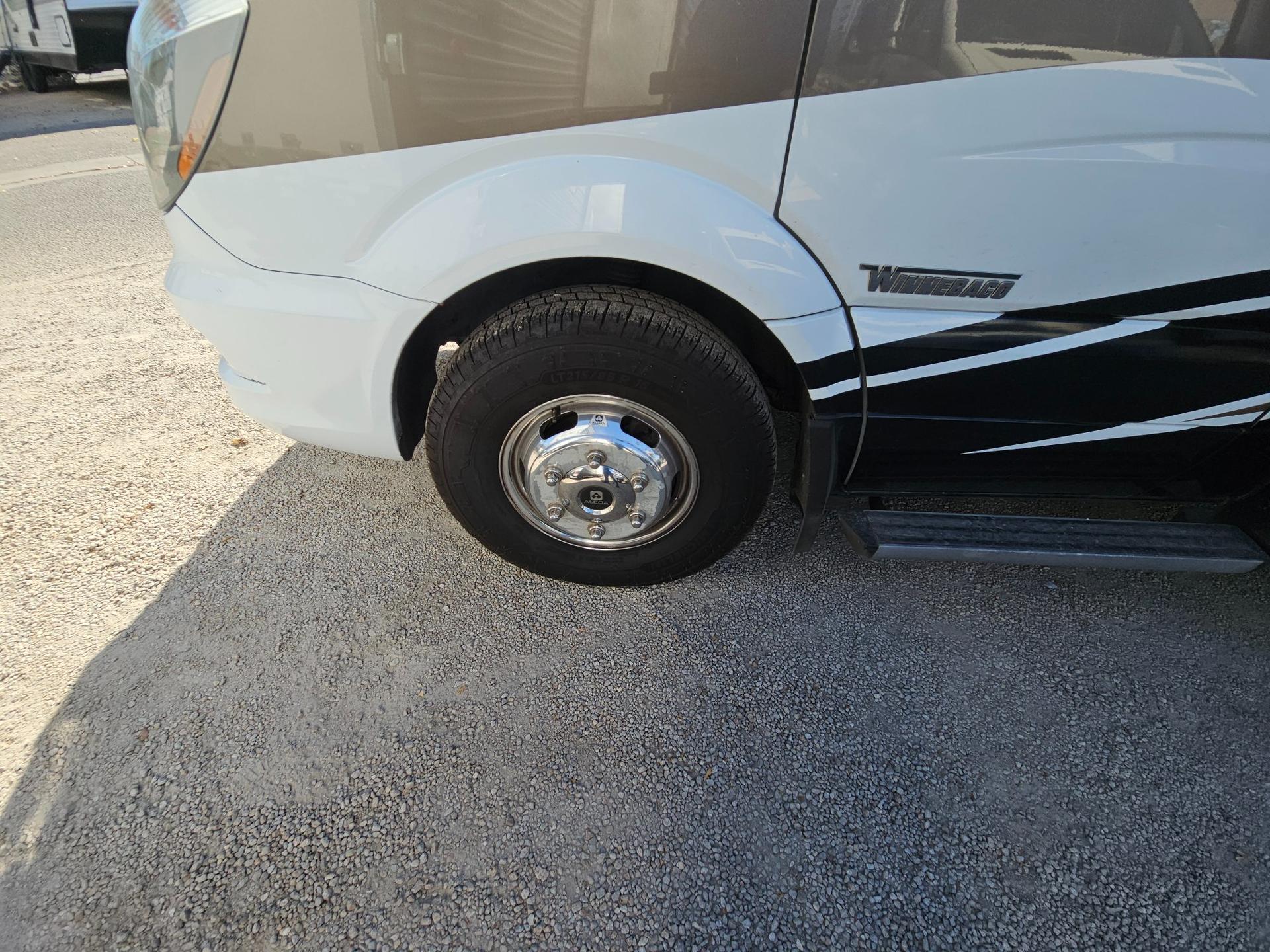 2016 Winnebago 2016 Winnebago View - thumbnail 38