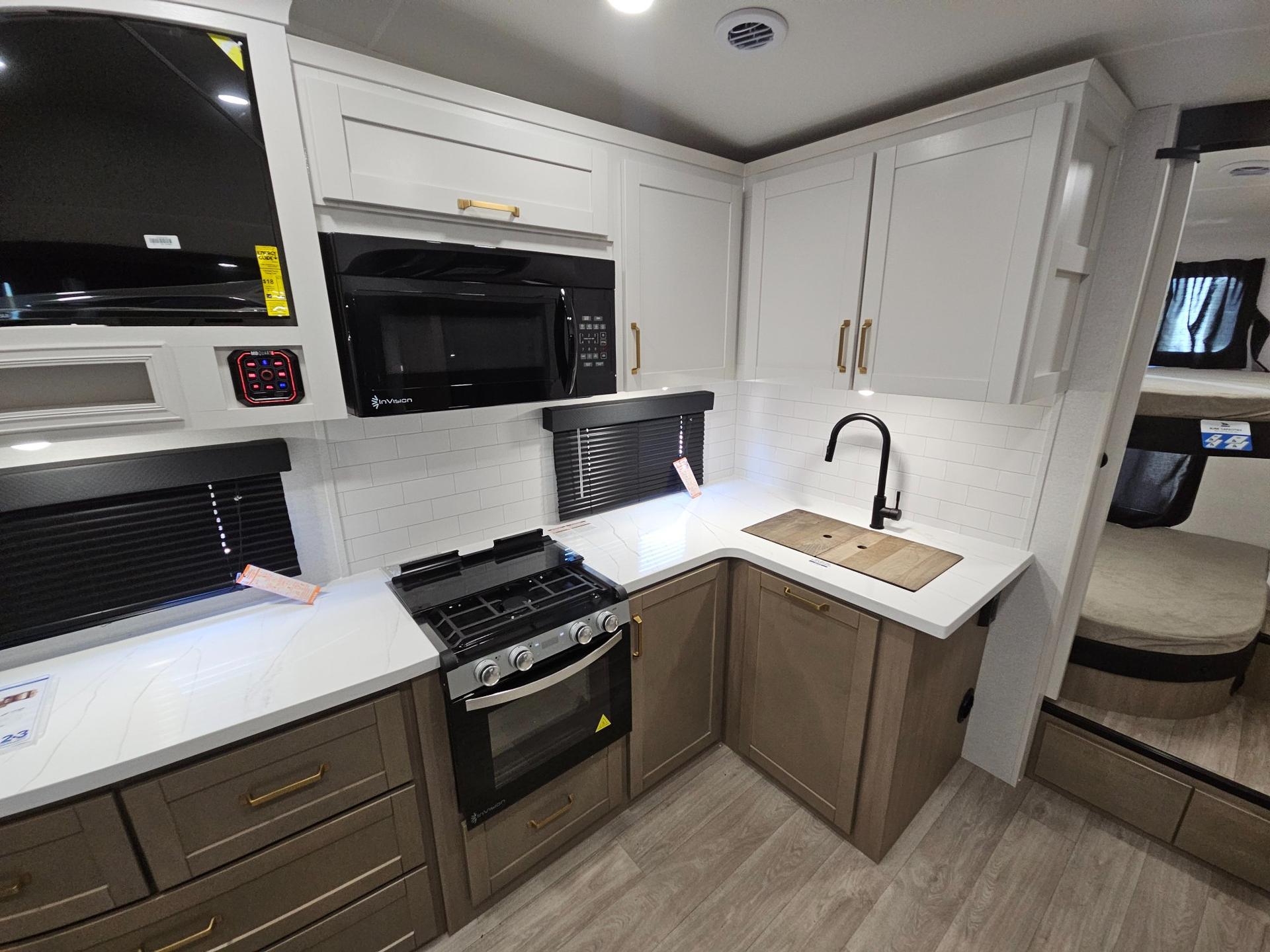 2027 Jayco 2027 Jayco Eagle HT - thumbnail 11