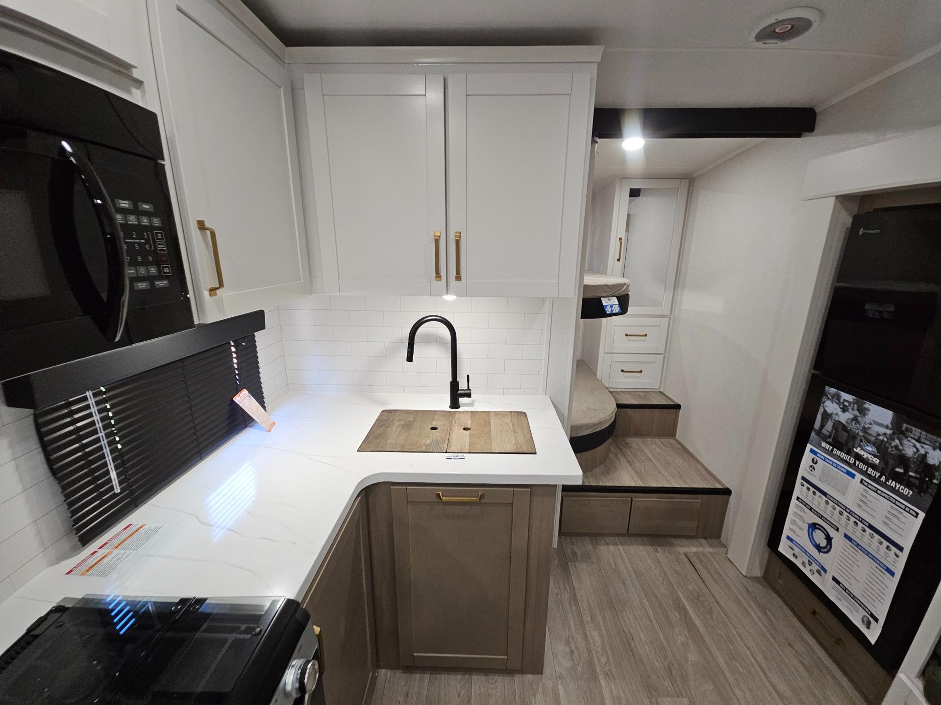 2027 Jayco 2027 Jayco Eagle HT - thumbnail 15