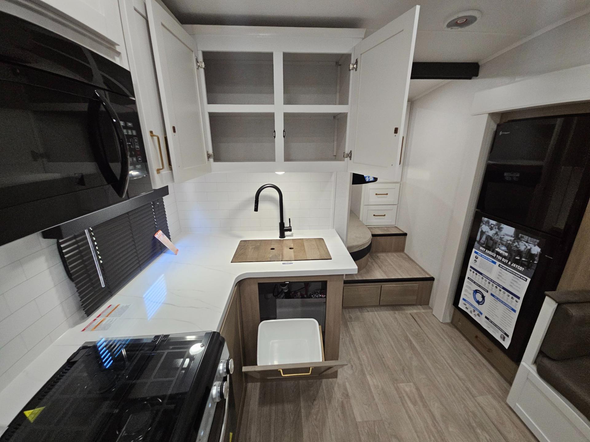 2027 Jayco 2027 Jayco Eagle HT - thumbnail 16