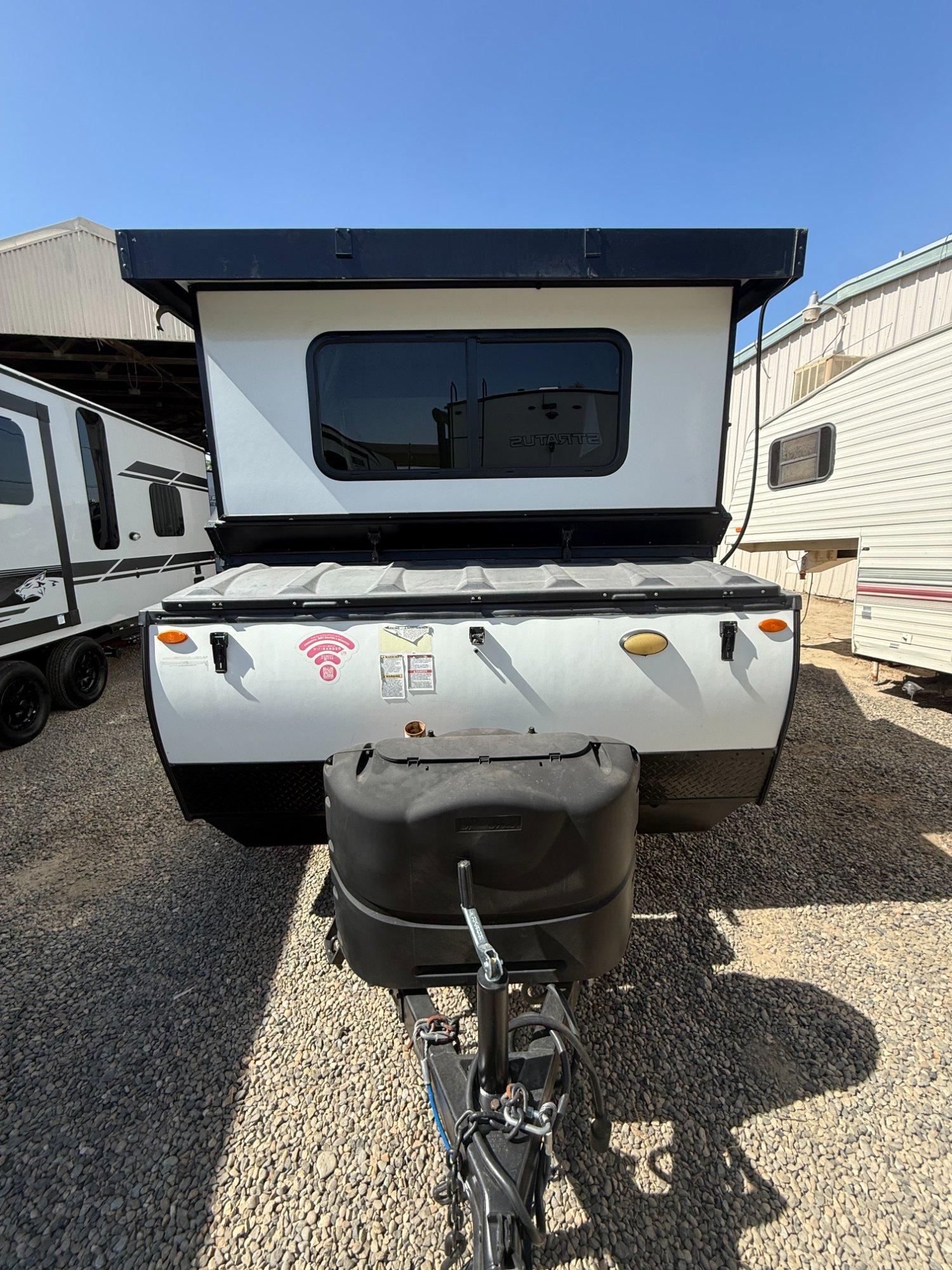 2019 Forest River 2019 Forest River Rockwood Premier Series - thumbnail 3