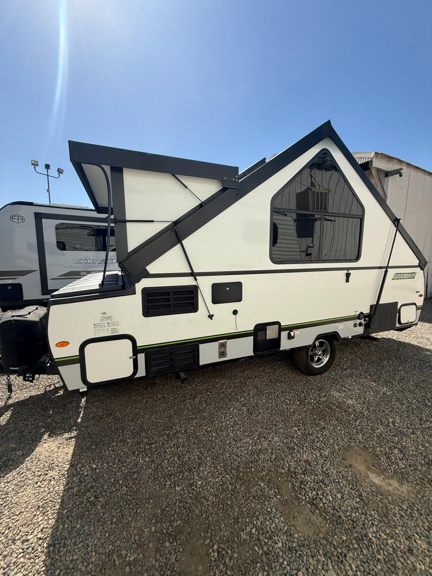 2019 Forest River 2019 Forest River Rockwood Premier Series - thumbnail 5