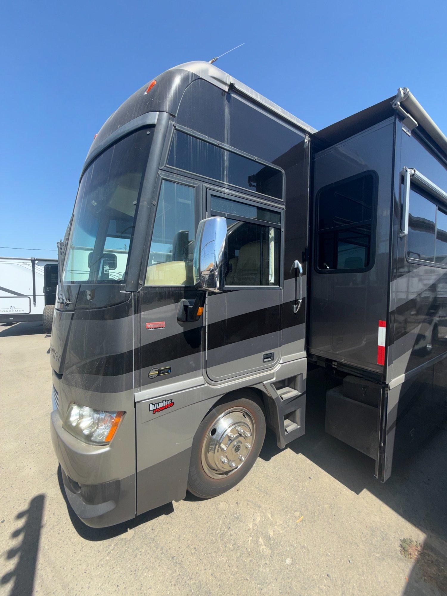 2006 Winnebago 2006 Winnebago Adventurer - thumbnail 3