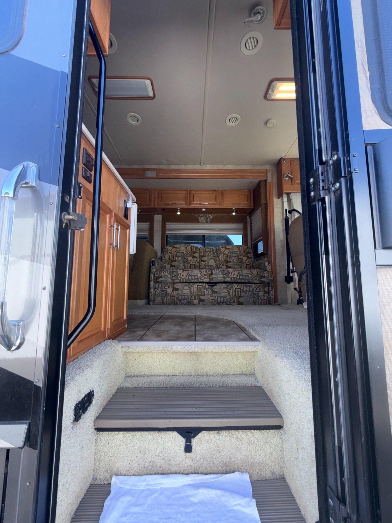 2006 Winnebago 2006 Winnebago Adventurer - thumbnail 8