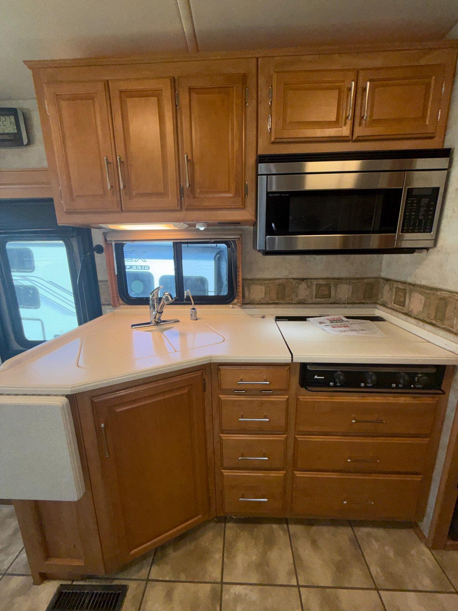 2006 Winnebago 2006 Winnebago Adventurer - thumbnail 15