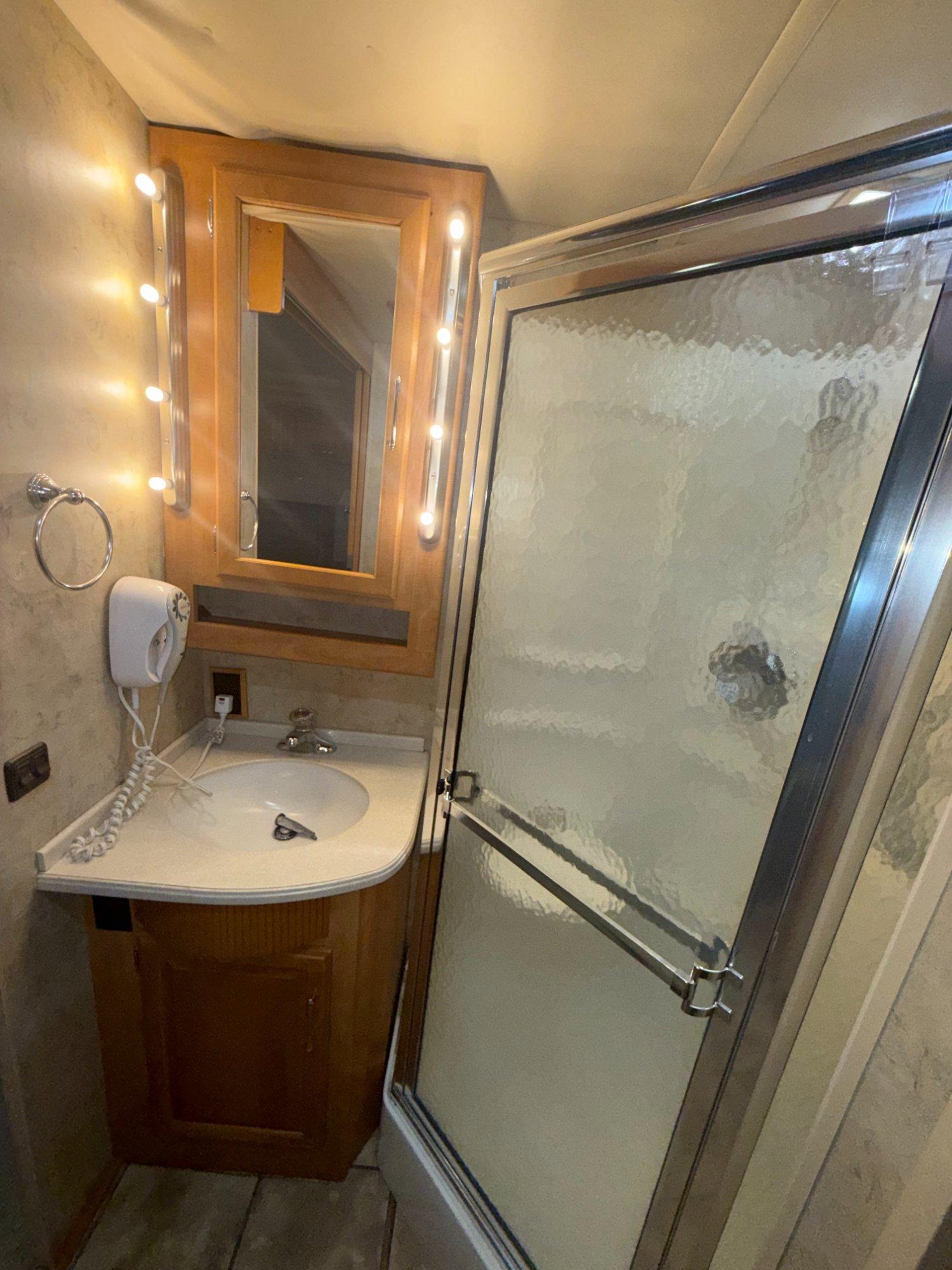 2006 Winnebago 2006 Winnebago Adventurer - thumbnail 18