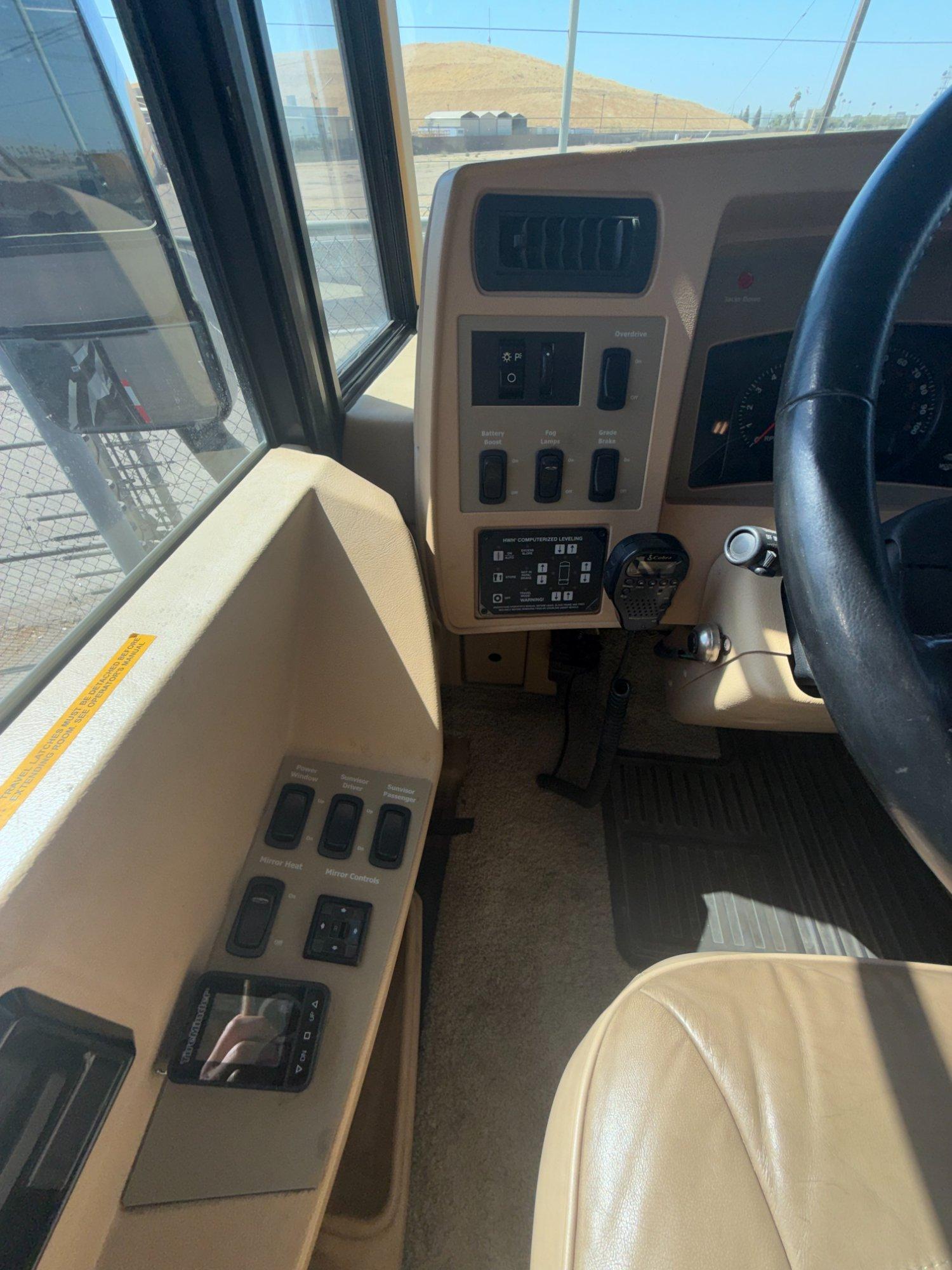 2006 Winnebago 2006 Winnebago Adventurer - thumbnail 23