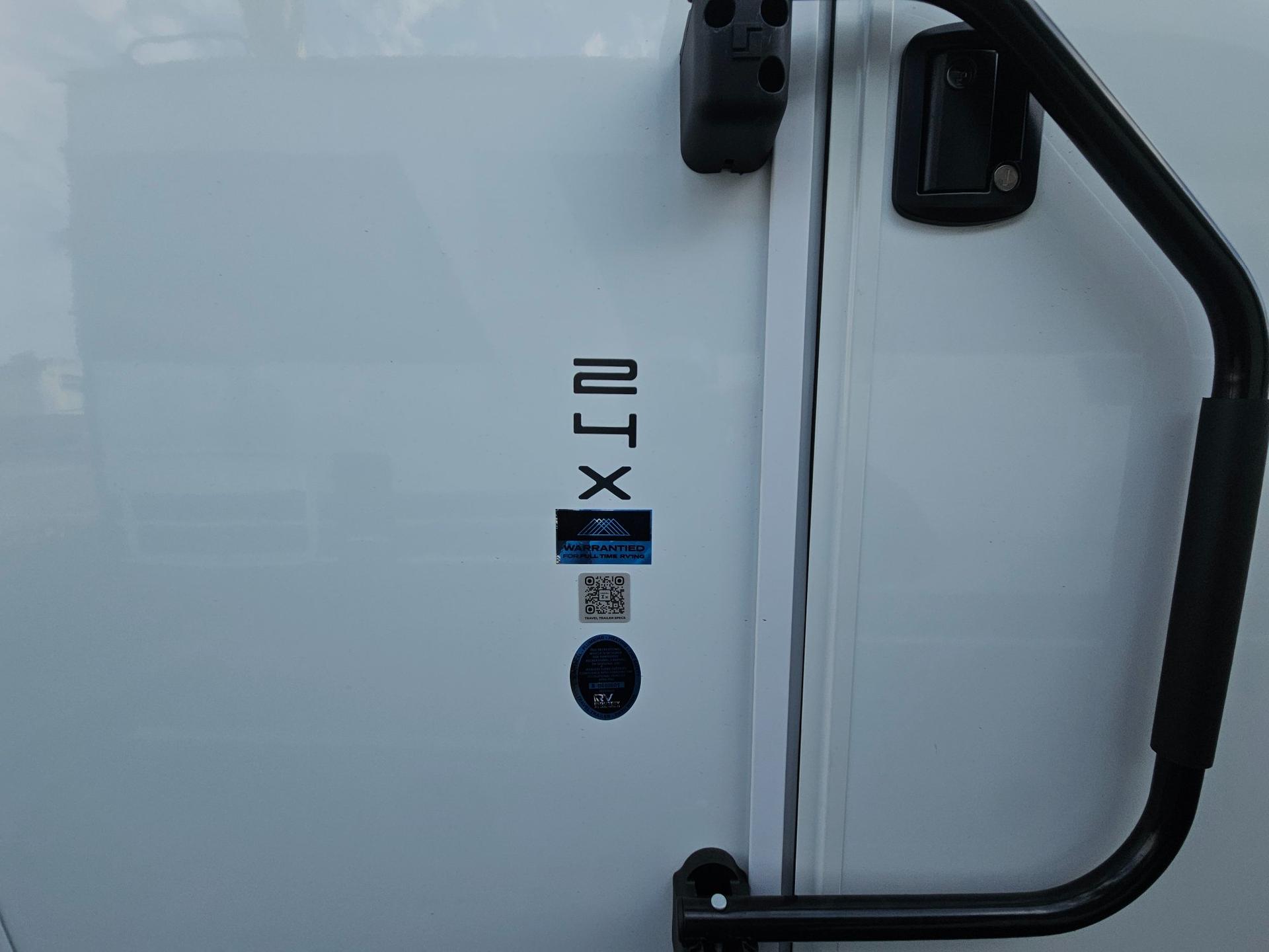 2027 Brinkley 2027 Brinkley Model IX - thumbnail 11