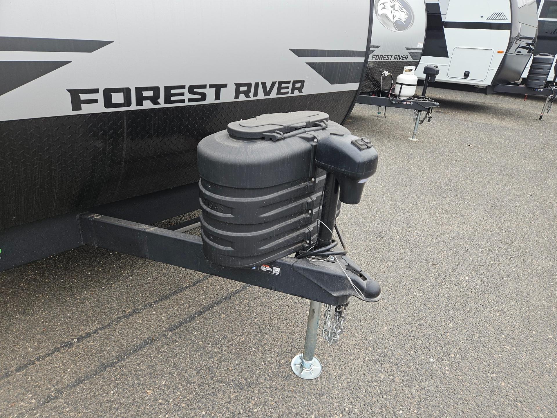 2027 Forest River 2027 Forest River Cherokee Grey Wolf Black Label - thumbnail 36
