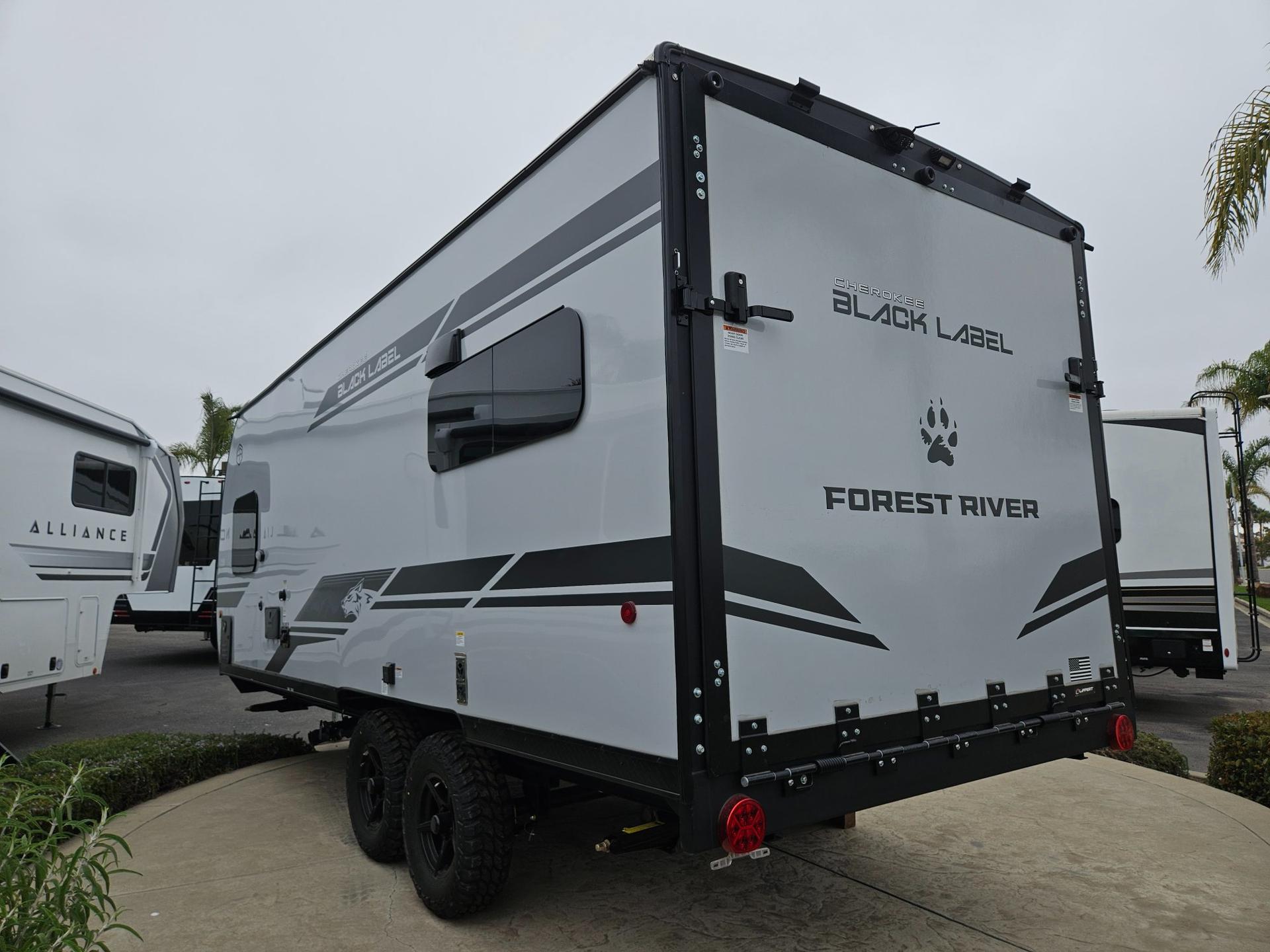 2027 Forest River 2027 Forest River Cherokee Grey Wolf Black Label - thumbnail 4