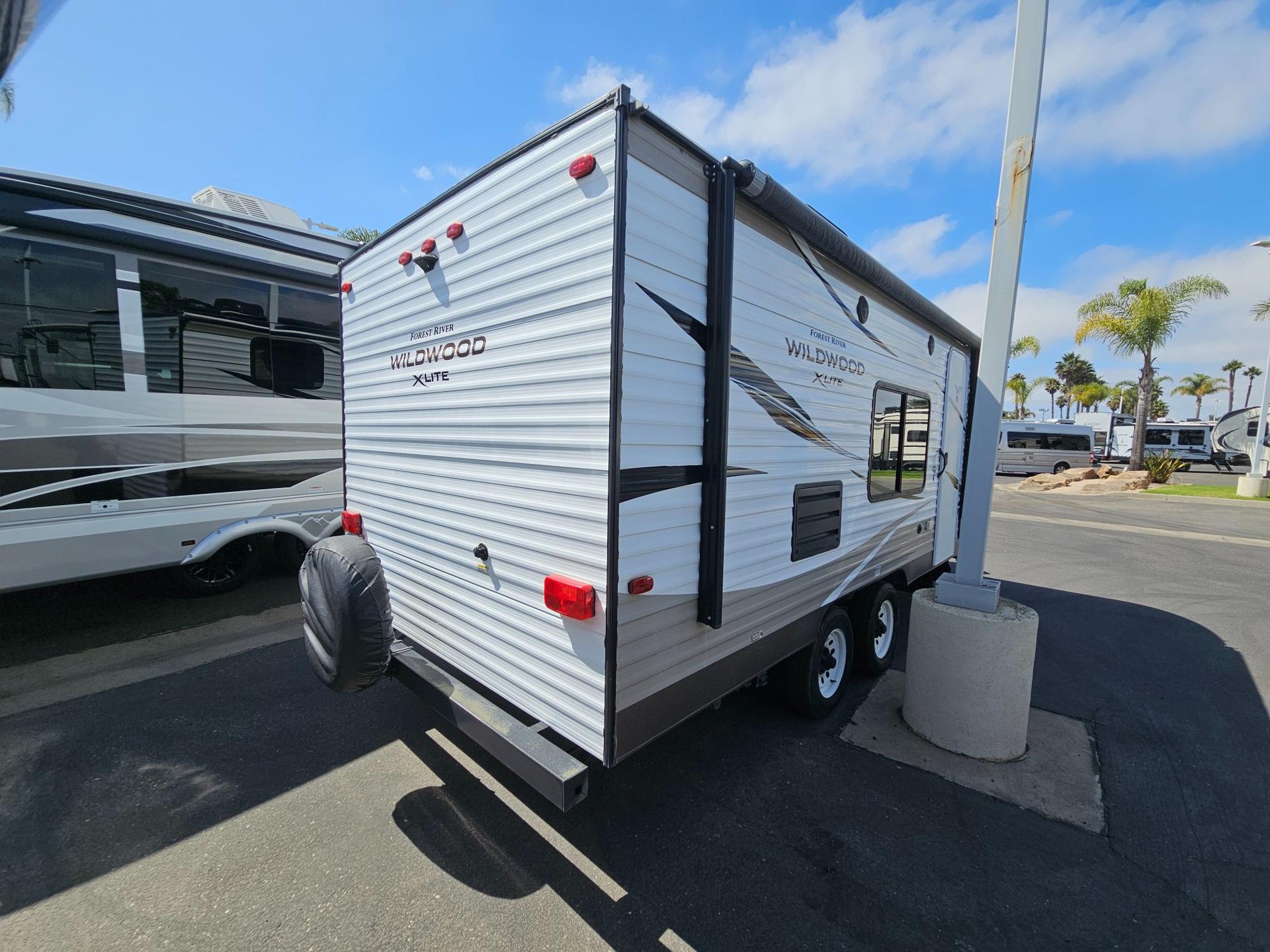 2018 Forest River RV 2018 Forest River RV Wildwood X-Lite Series - thumbnail 2