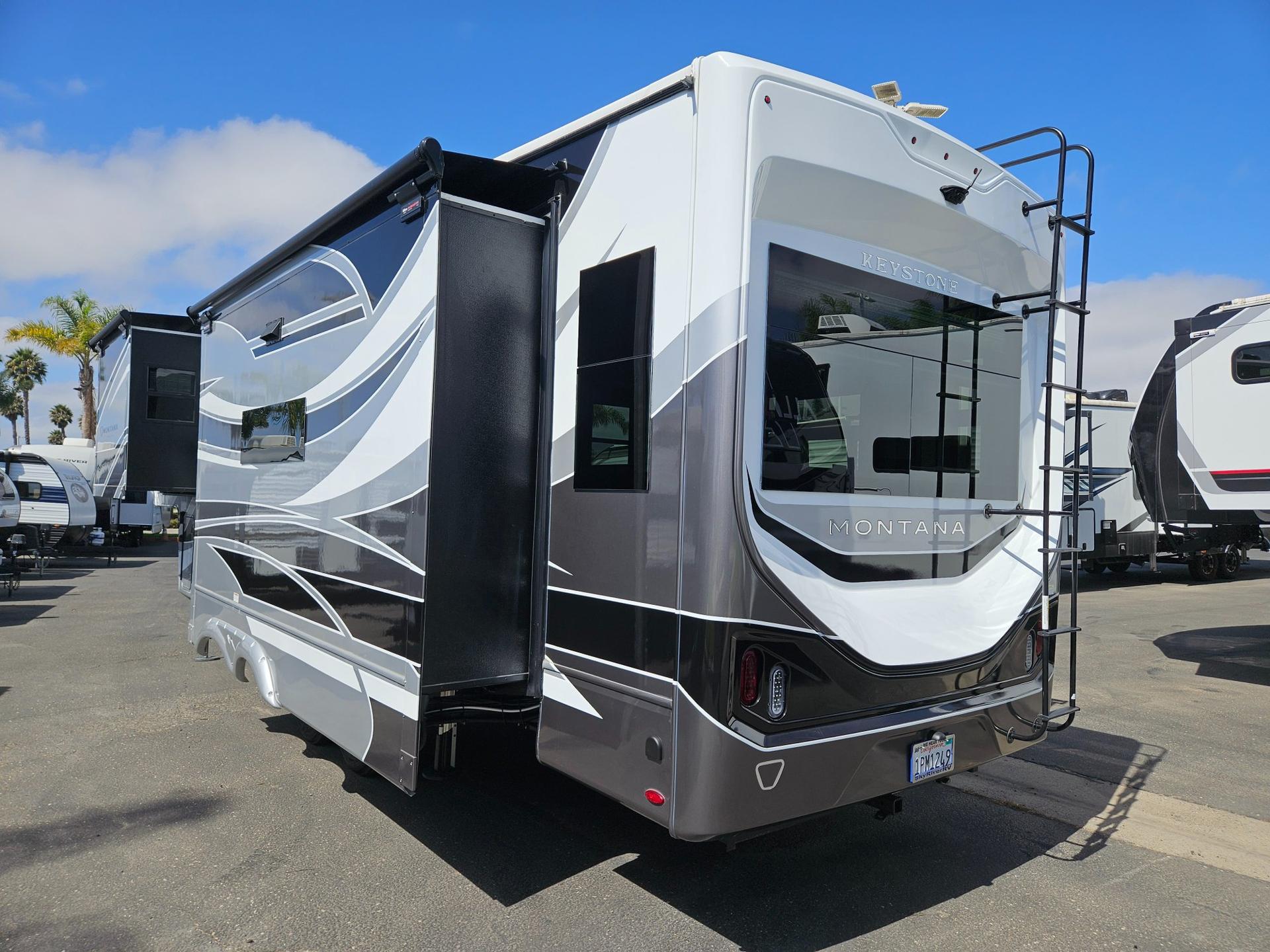 2026 Keystone RV 2026 Keystone RV Montana Legacy - thumbnail 3