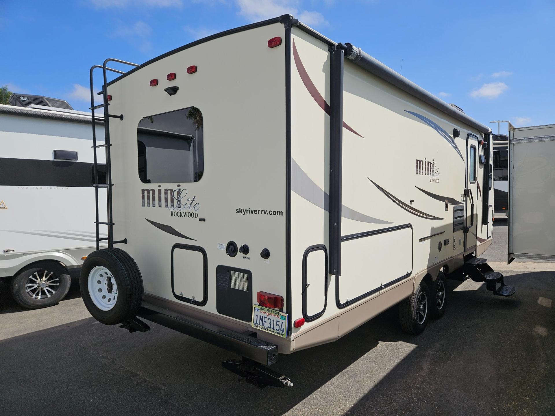 2017 Forest River 2017 Forest River Rockwood Mini Lite - thumbnail 2