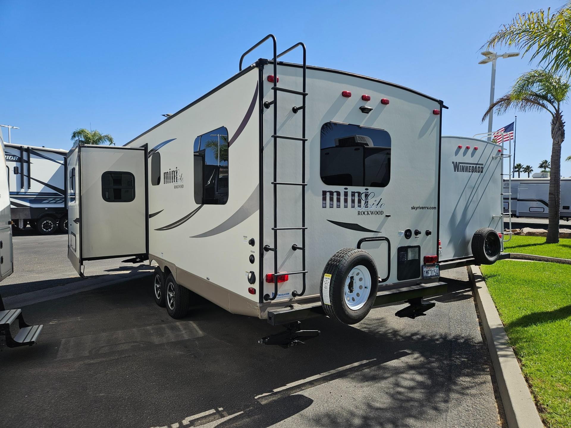 2017 Forest River 2017 Forest River Rockwood Mini Lite - thumbnail 3