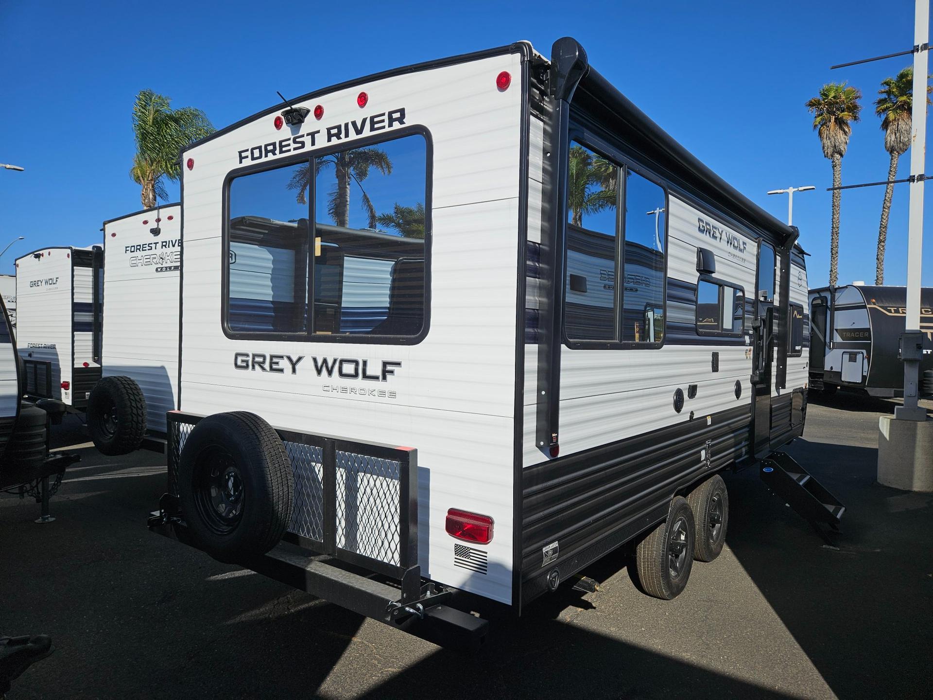 2027 Forest River 2027 Forest River Cherokee Grey Wolf - thumbnail 3