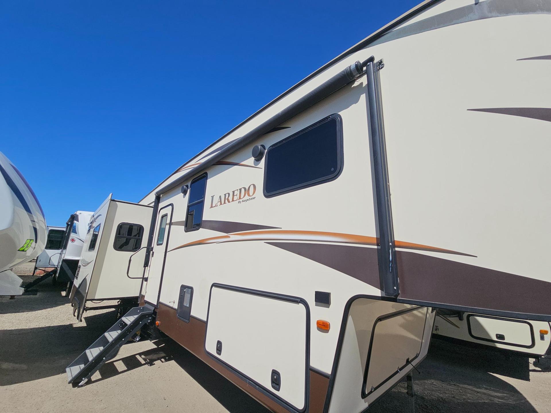 2015 Keystone 2015 Keystone Laredo - thumbnail 47