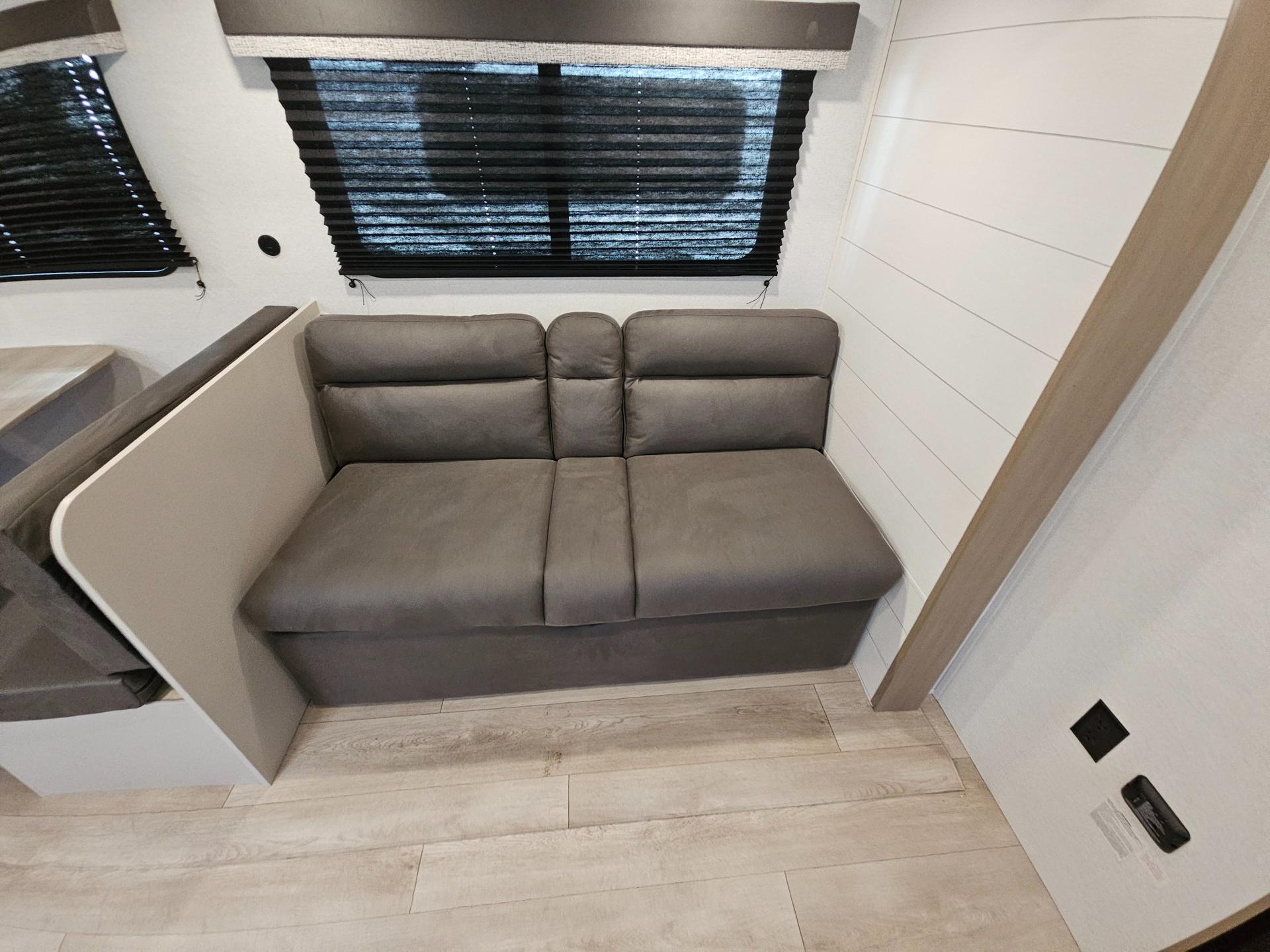 2027 Jayco 2027 Jayco Jay Flight - thumbnail 9