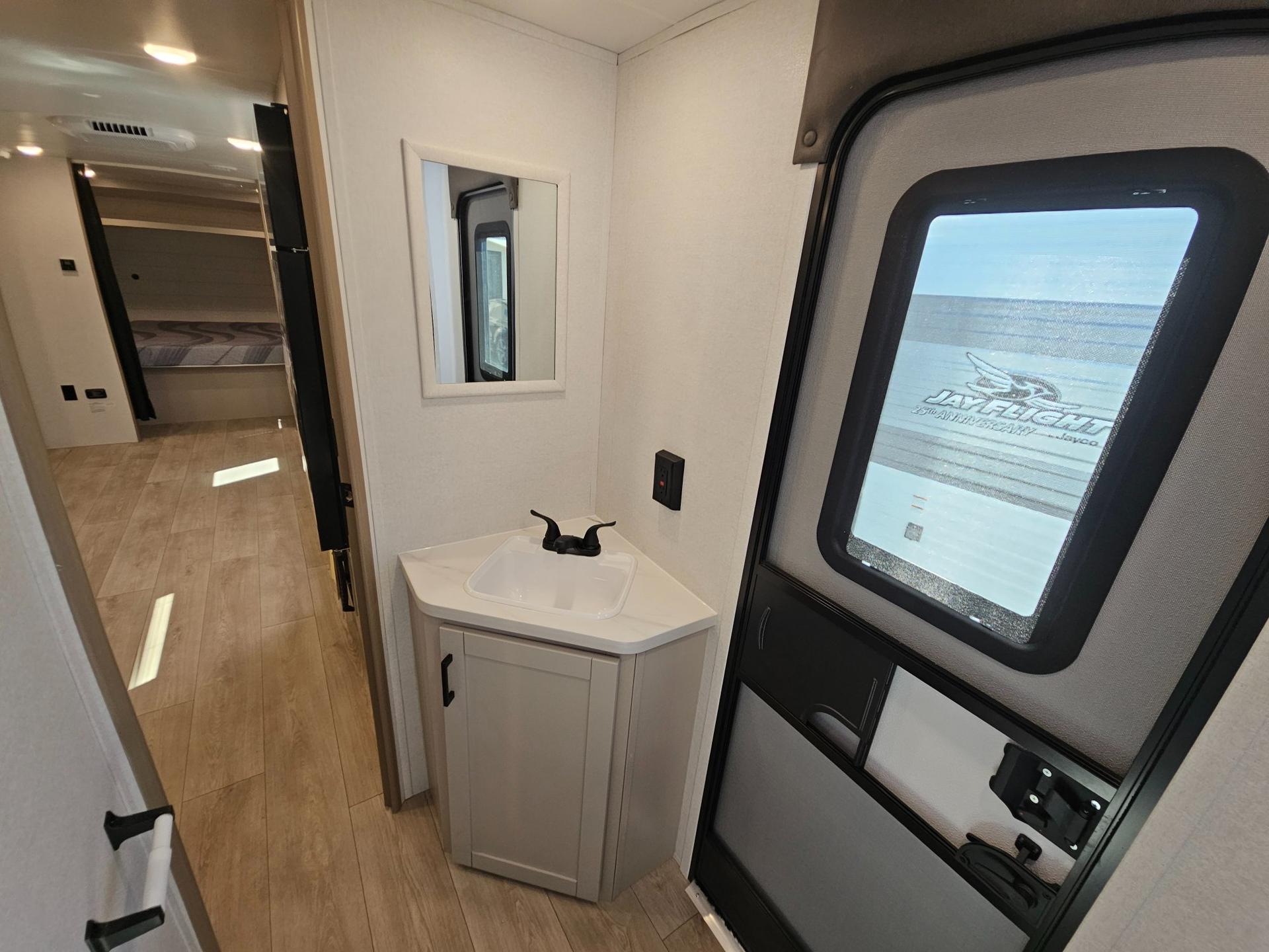 2027 Jayco 2027 Jayco Jay Flight - thumbnail 28