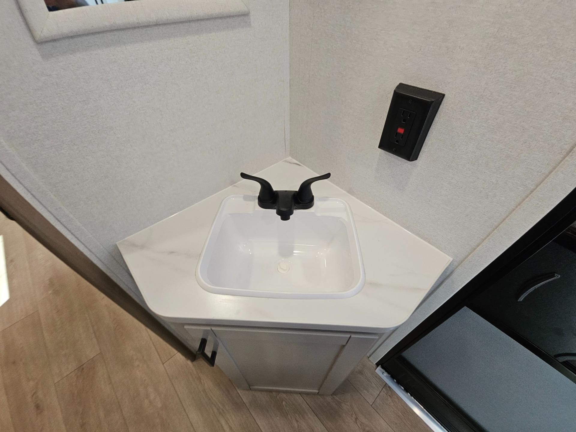 2027 Jayco 2027 Jayco Jay Flight - thumbnail 29