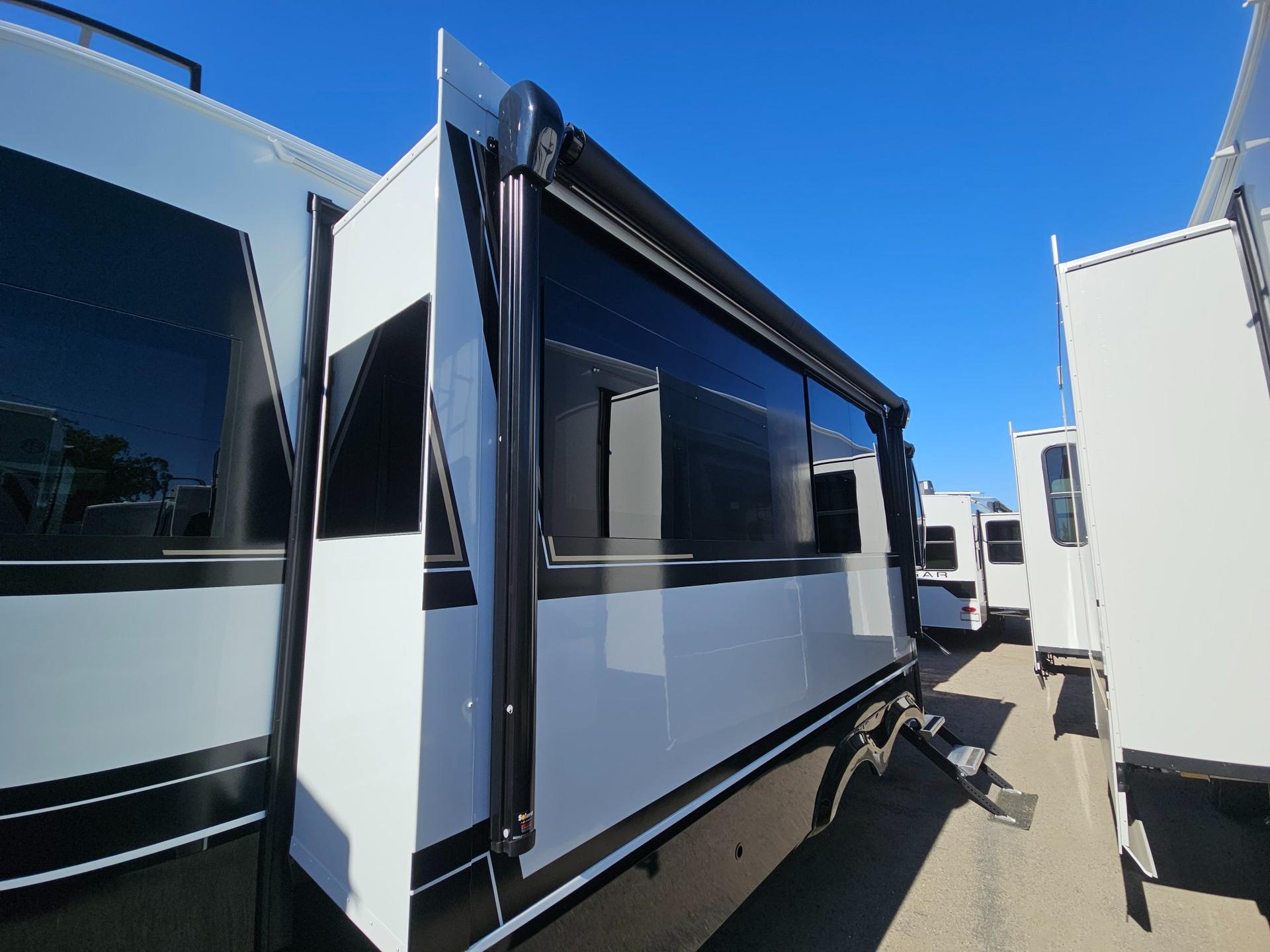 2027 Brinkley 2027 Brinkley Model Z - thumbnail 60