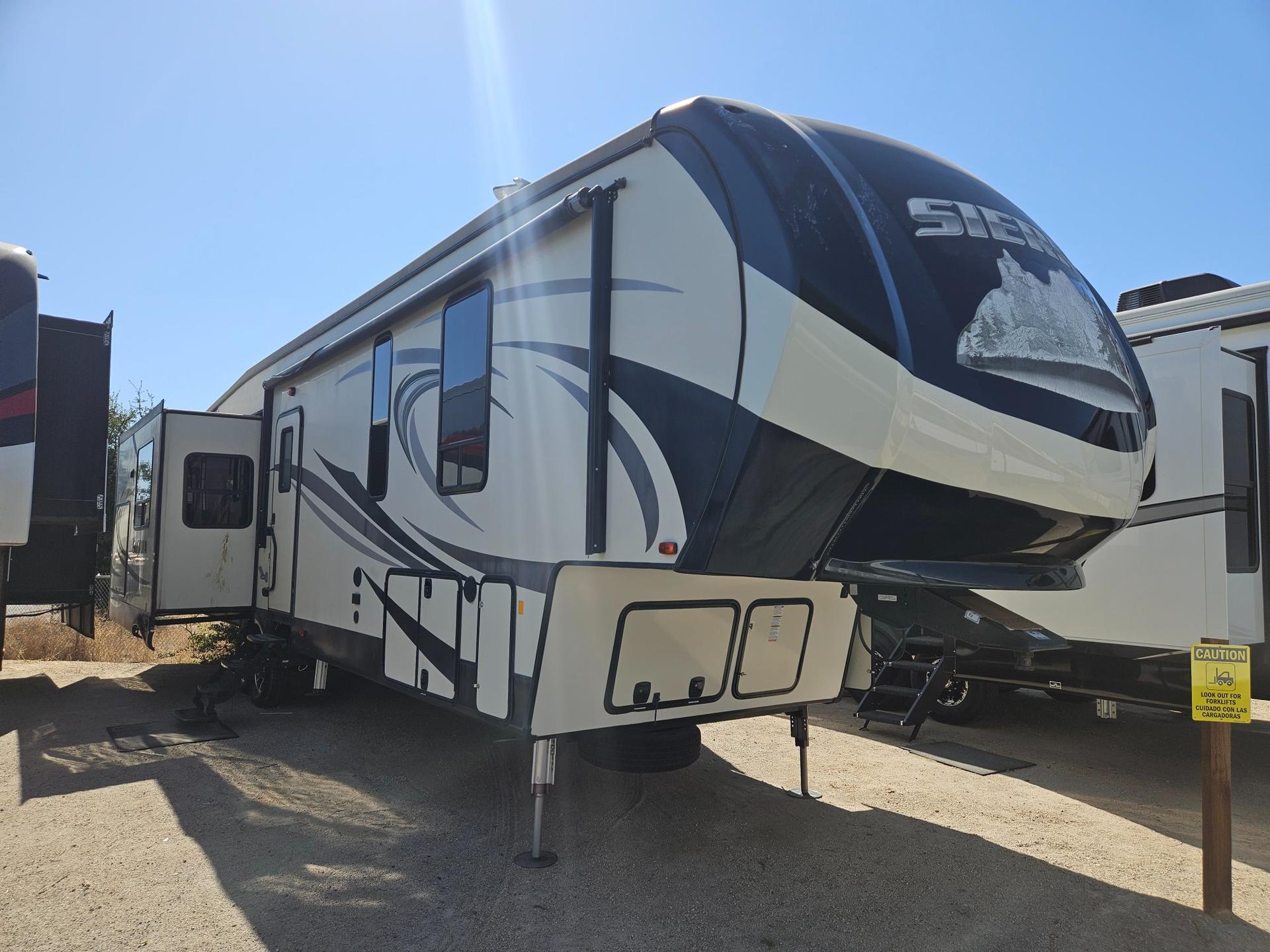 2017 Forest River Sierra 372LOK
