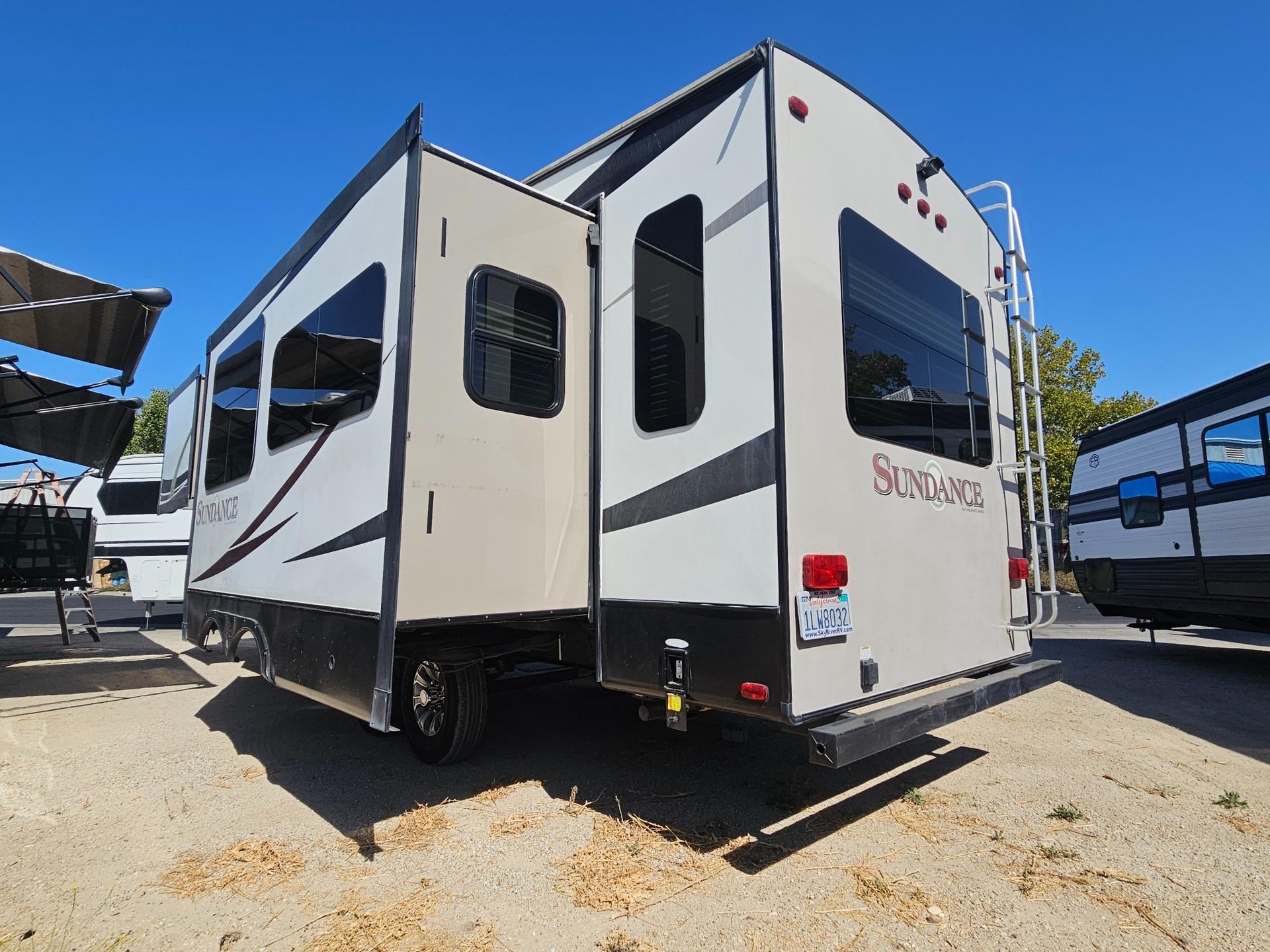 2015 Heartland Sundance 2880RLT