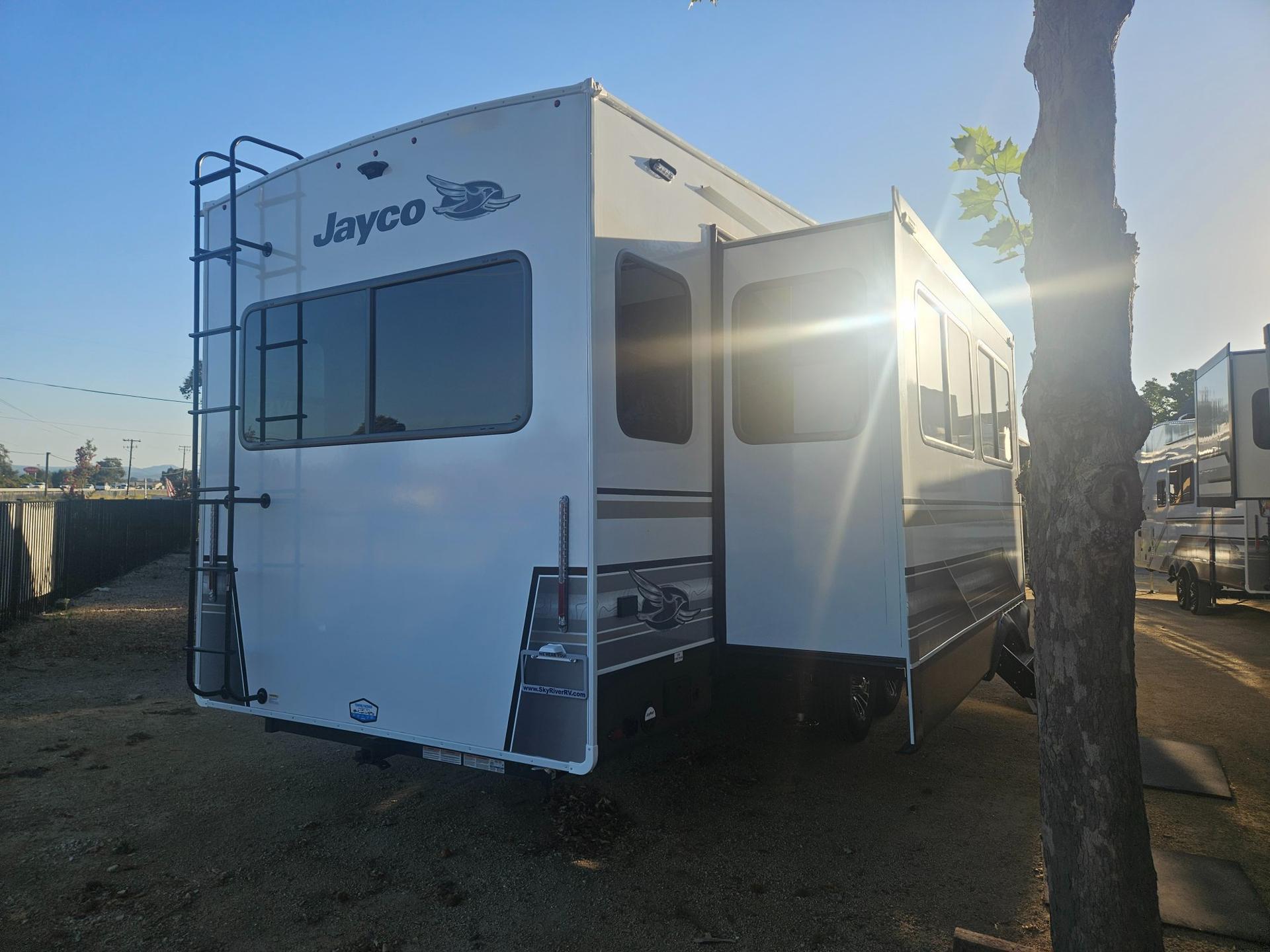 2027 Jayco 2027 Jayco Eagle - thumbnail 3