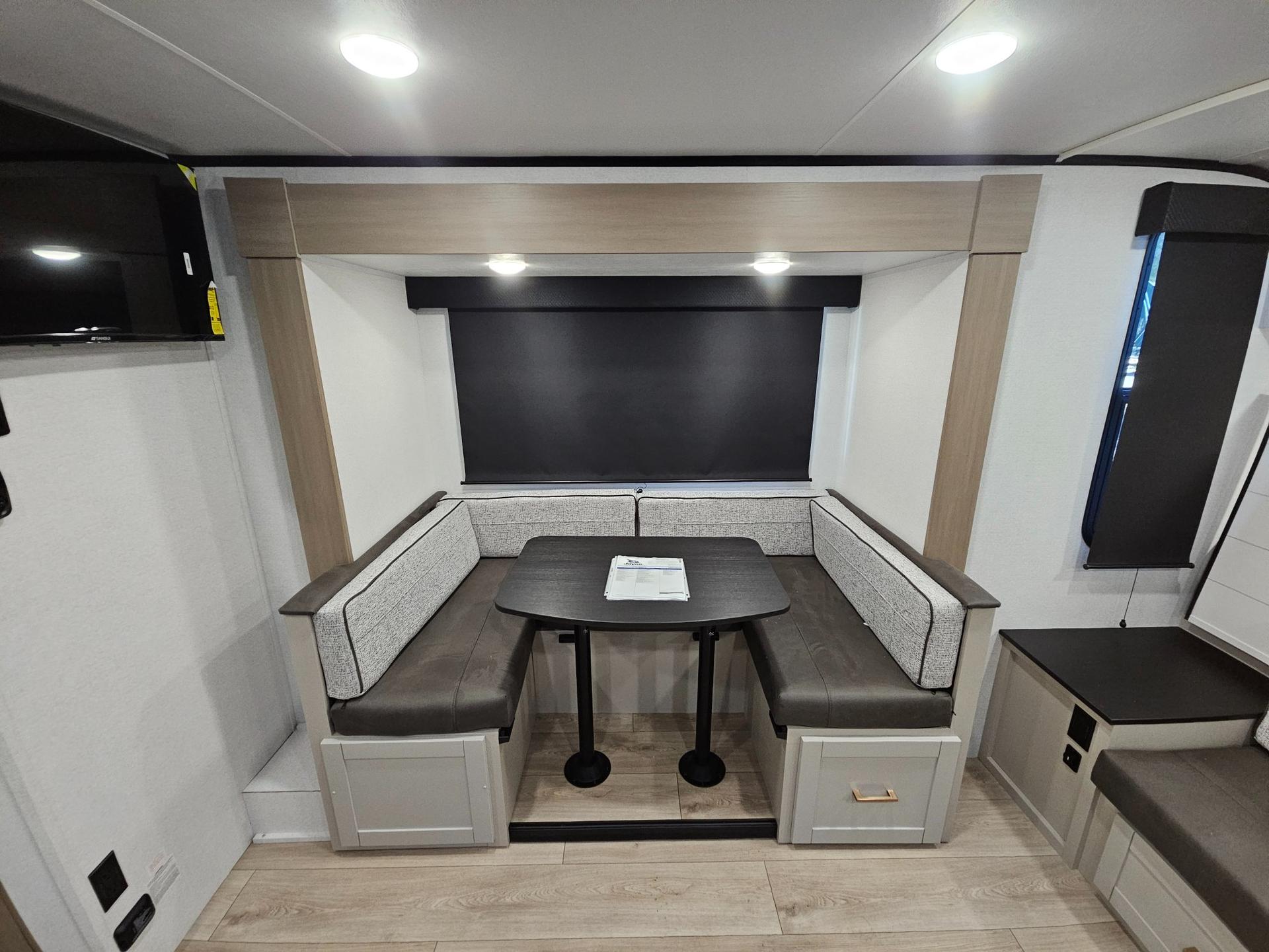 2027 Jayco 2027 Jayco Jay Feather Air - thumbnail 8