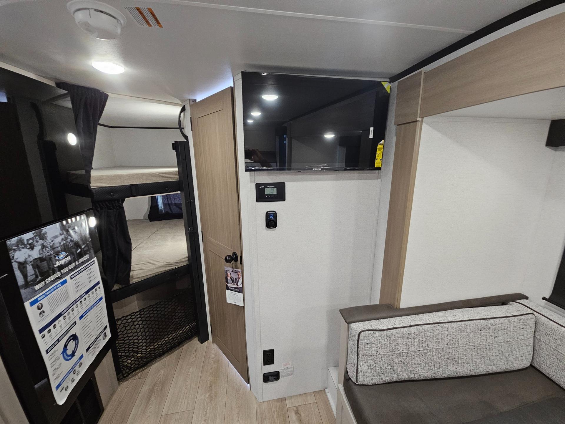 2027 Jayco 2027 Jayco Jay Feather Air - thumbnail 10