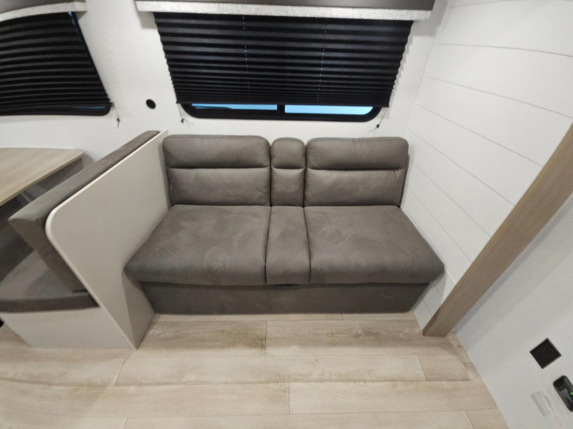 2027 Jayco 2027 Jayco Jay Flight - thumbnail 6