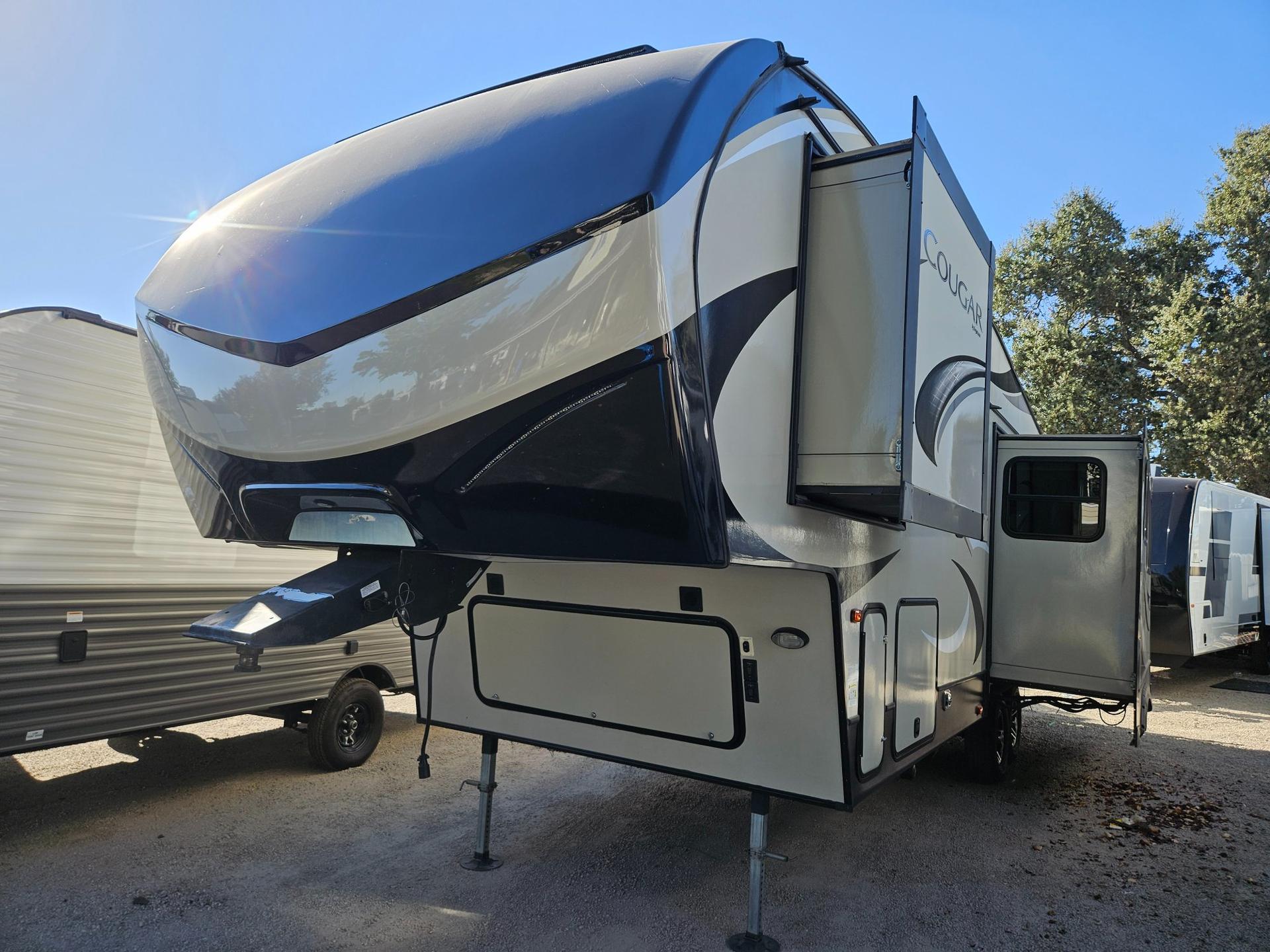 2018 Keystone 2018 Keystone Cougar Half-Ton - thumbnail 5