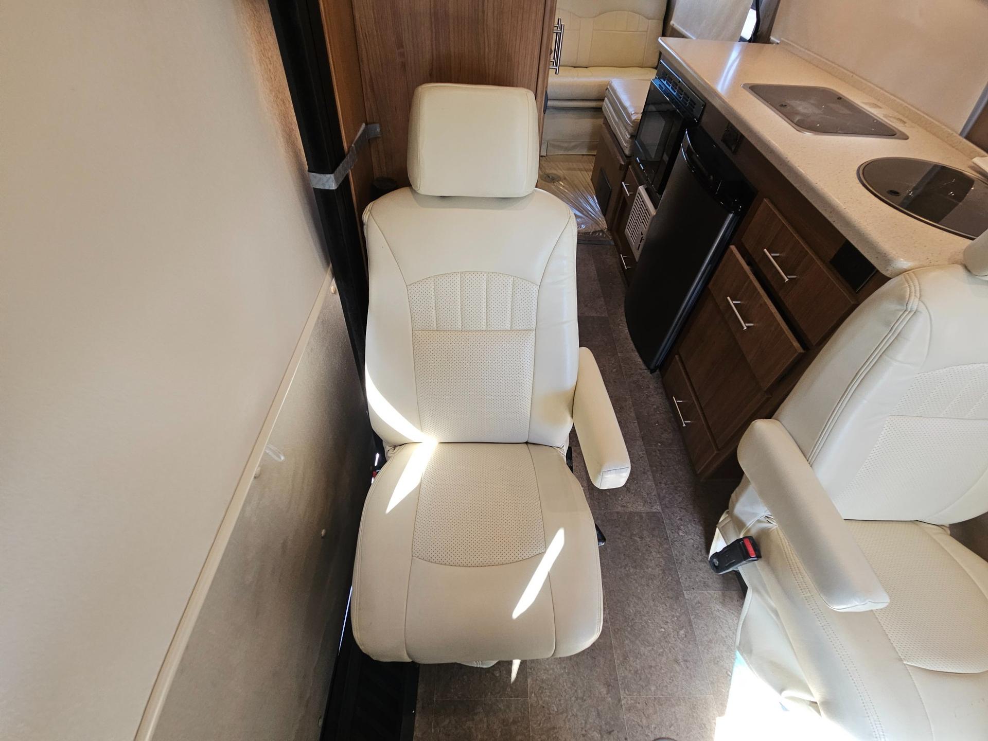 2014 Winnebago 2014 Winnebago Era - thumbnail 8