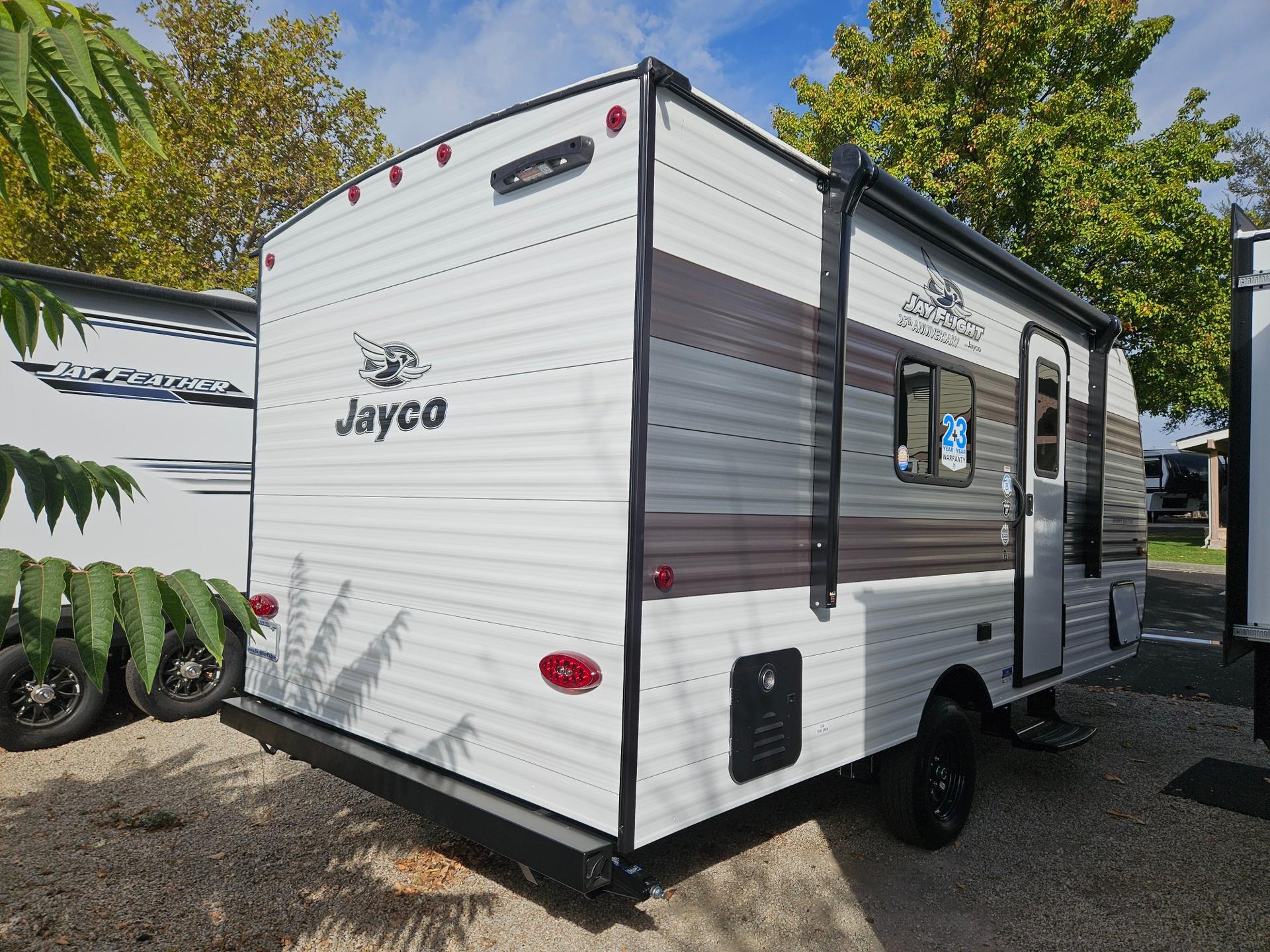 2027 Jayco 2027 Jayco Jay Flight SLX - thumbnail 3