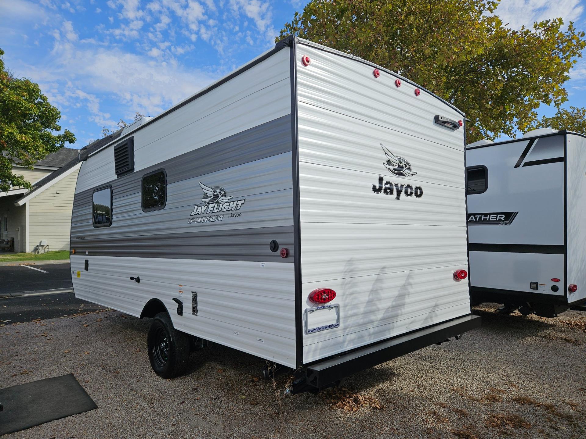 2027 Jayco 2027 Jayco Jay Flight SLX - thumbnail 4