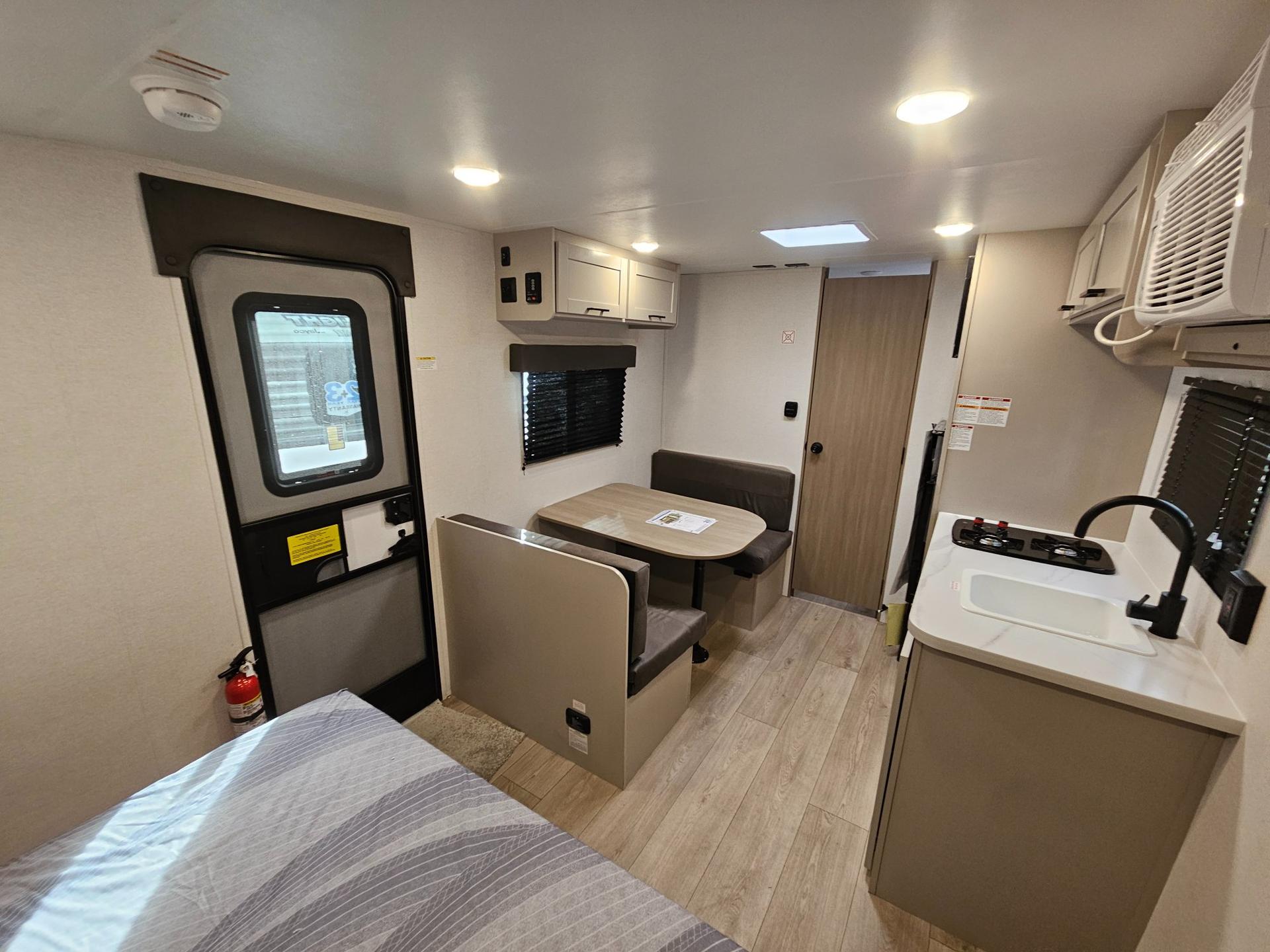 2027 Jayco 2027 Jayco Jay Flight SLX - thumbnail 7