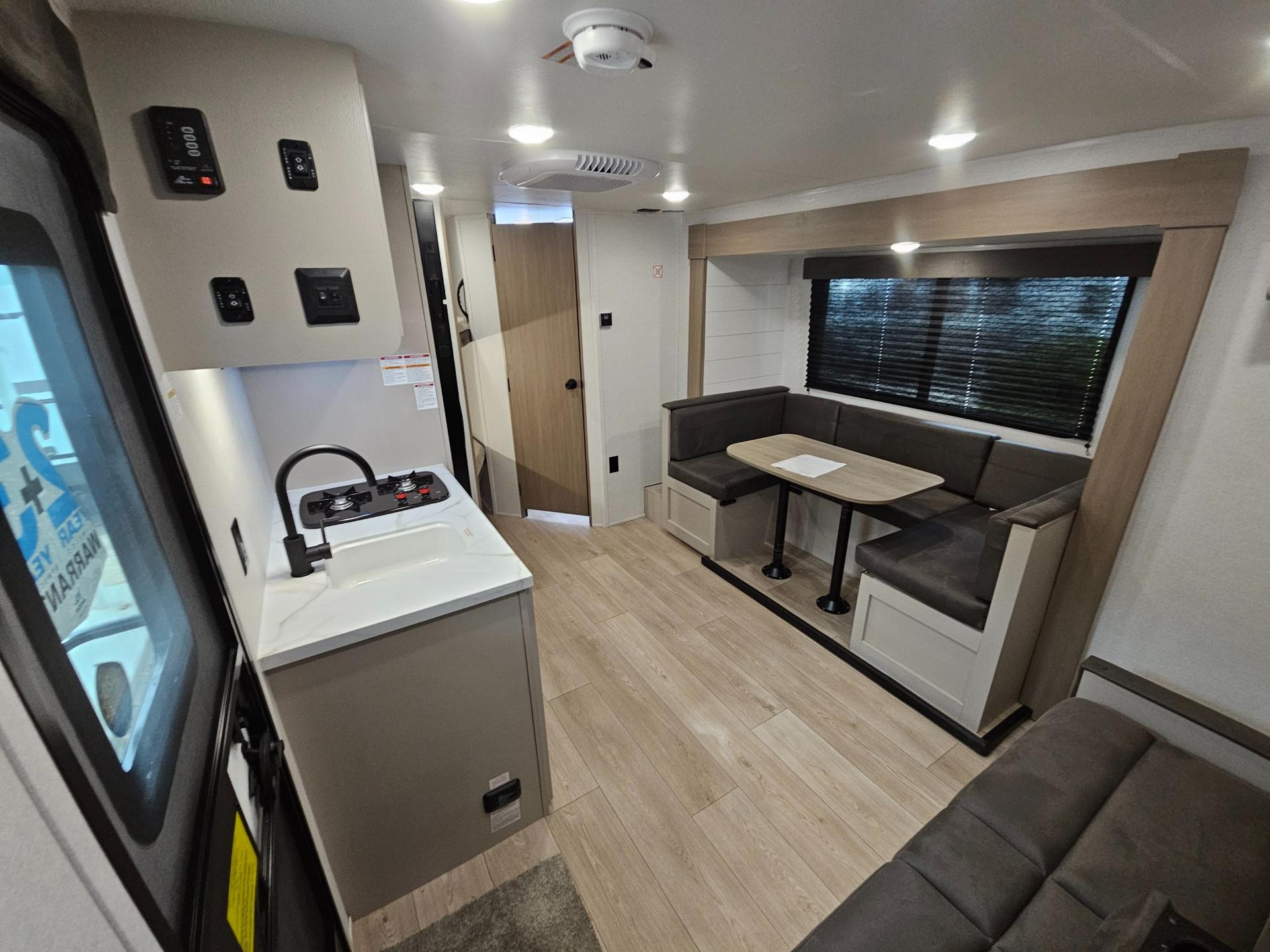 2027 Jayco 2027 Jayco Jay Flight - thumbnail 6