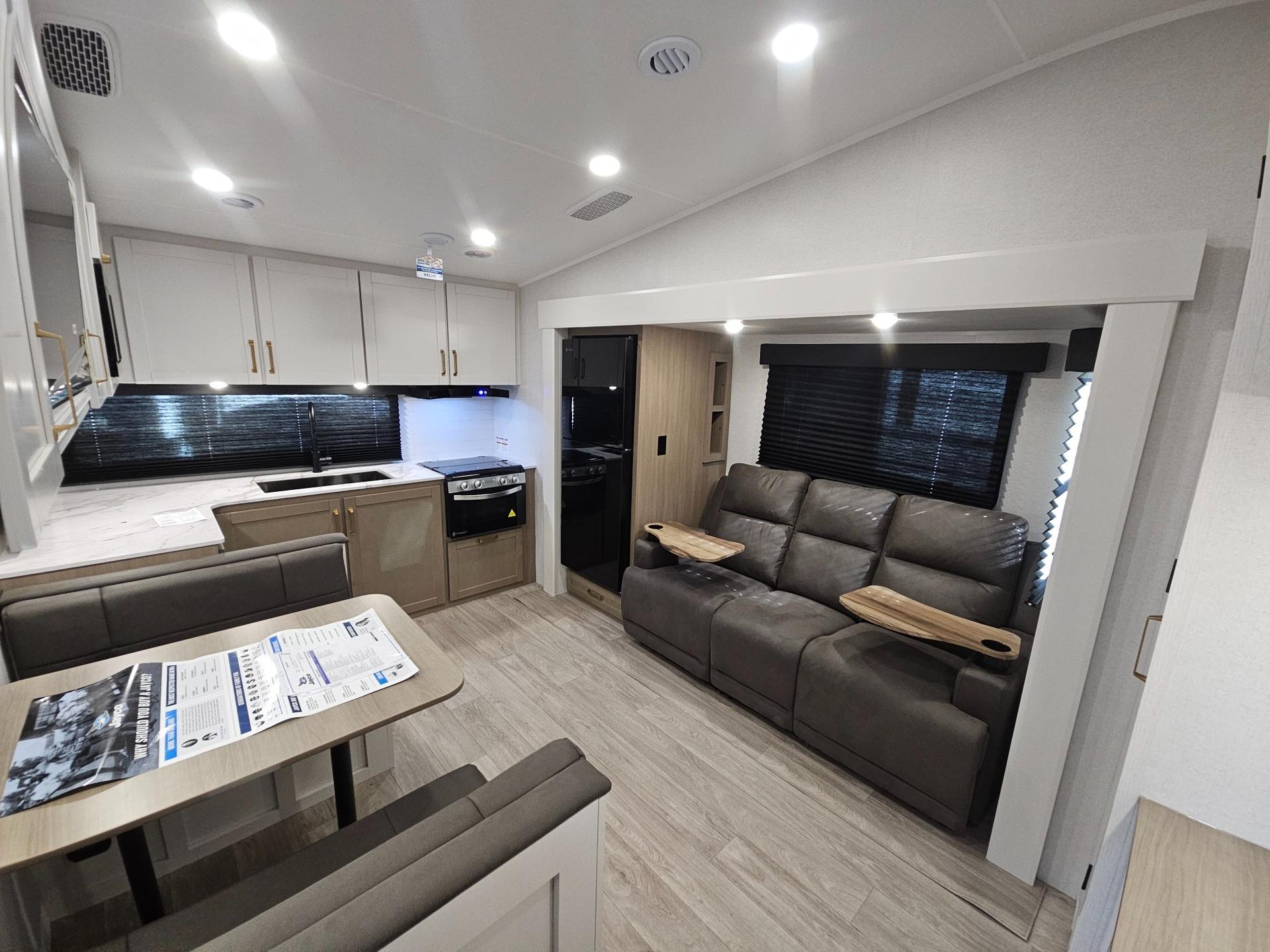 2027 Jayco 2027 Jayco Eagle SLE - thumbnail 6
